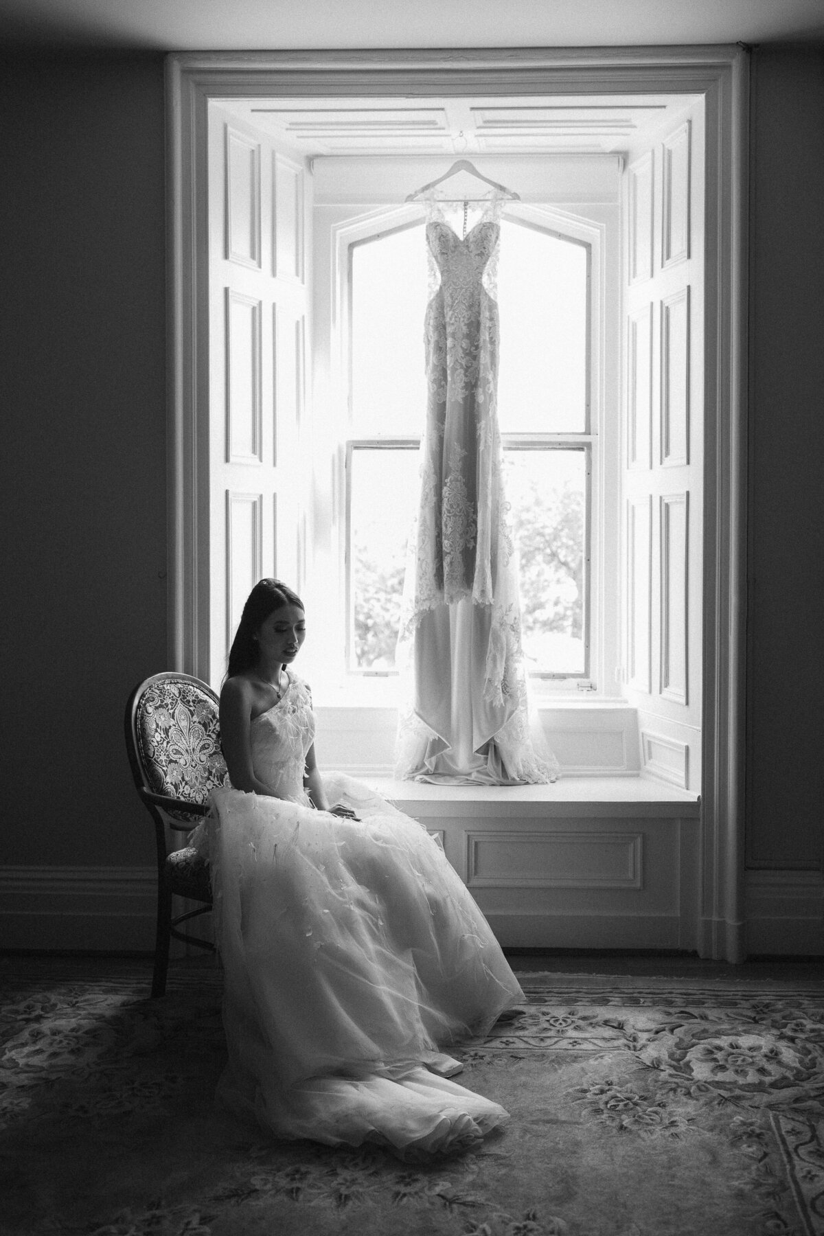 Bride-two-dresses-raphaelle-granger-luxury-wedding-photographer-montreal-toronto