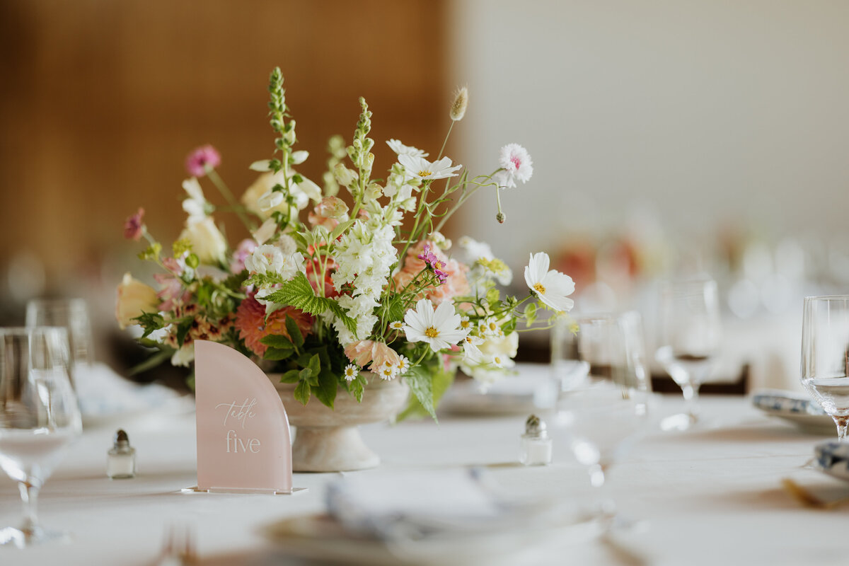seattle-wedding-florist-washington-bride-flora-pacifica