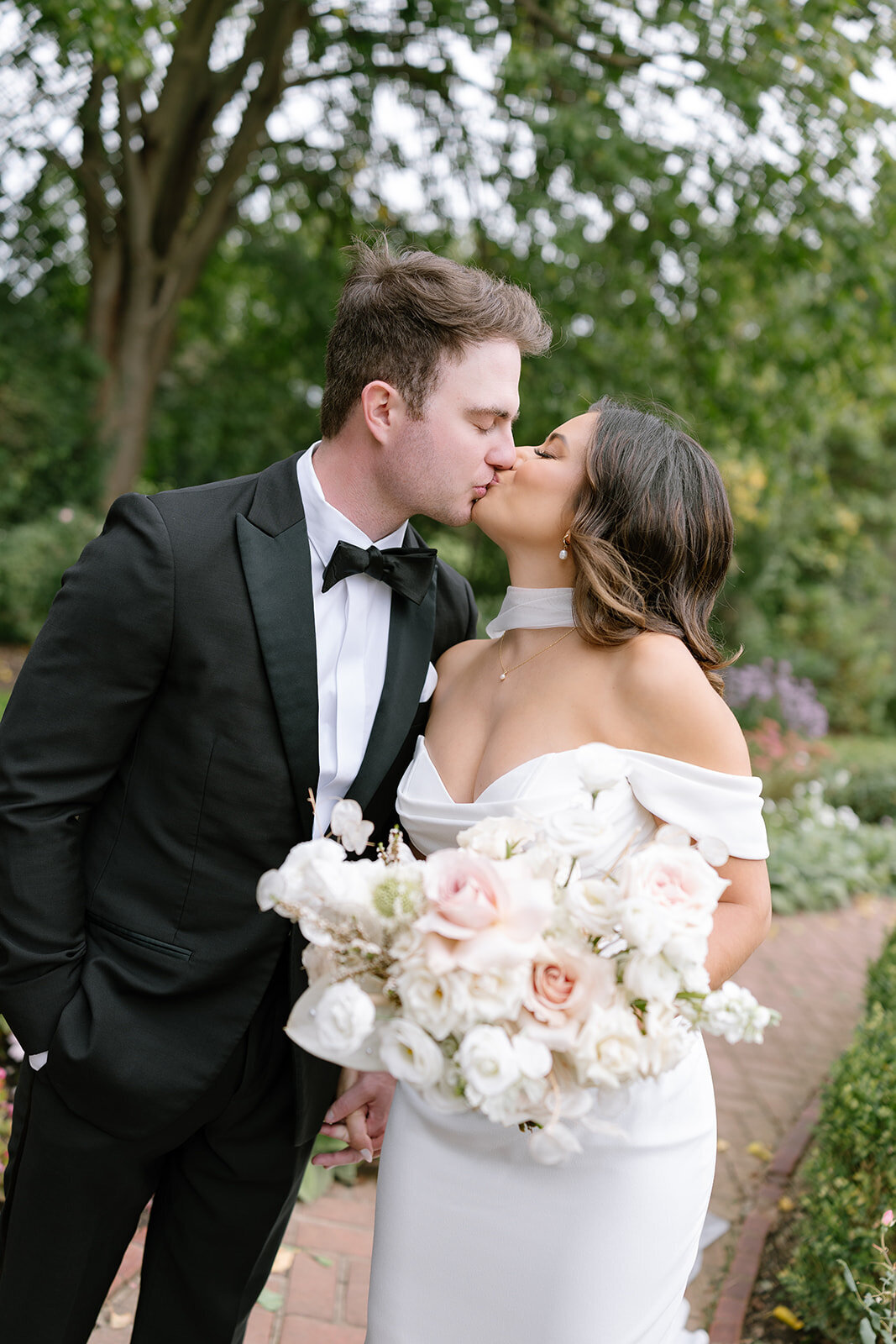 meadow_brook_hall_fall_wedding_loui_photography_michigan_wedding-13