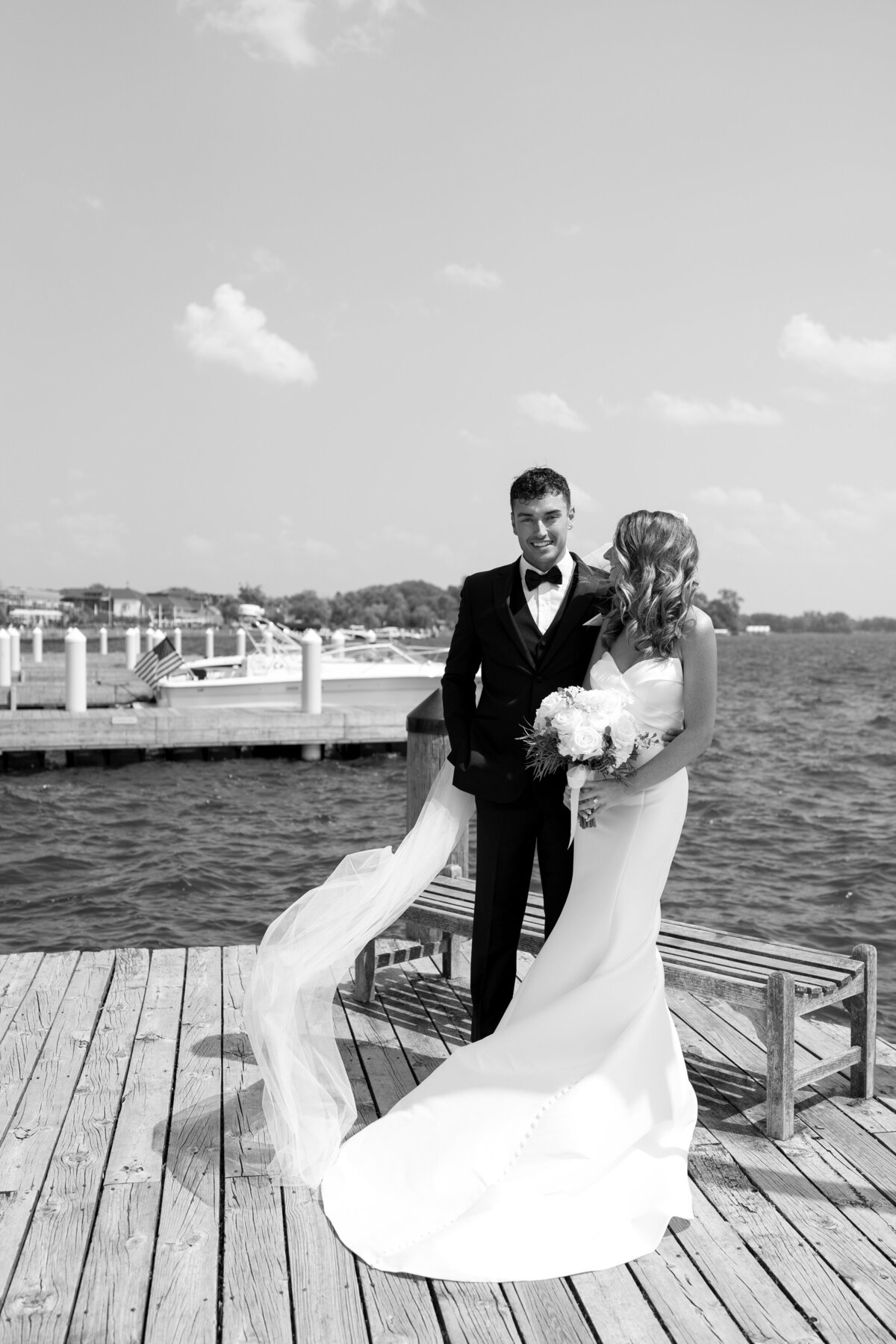 abby-parker-lake-minnetonka-wedding-23