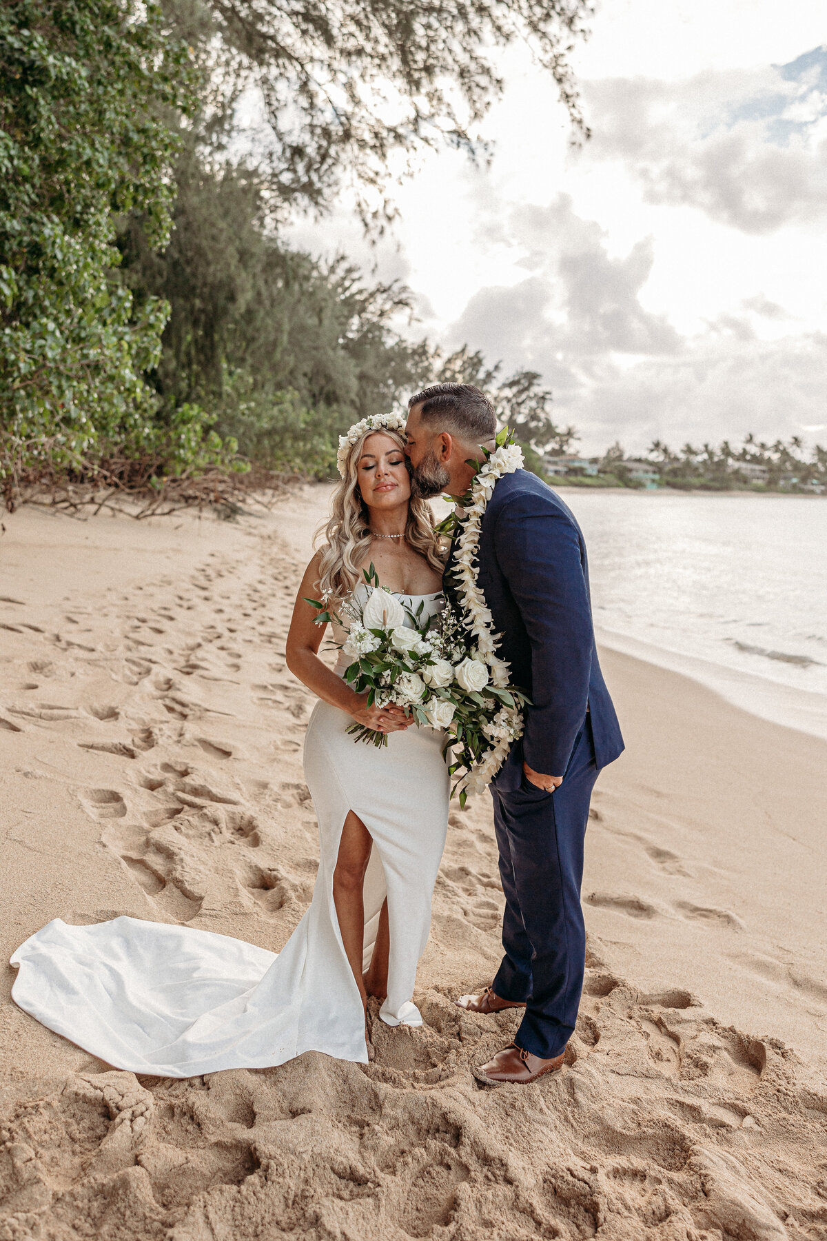 kawela-beach-elopement-8
