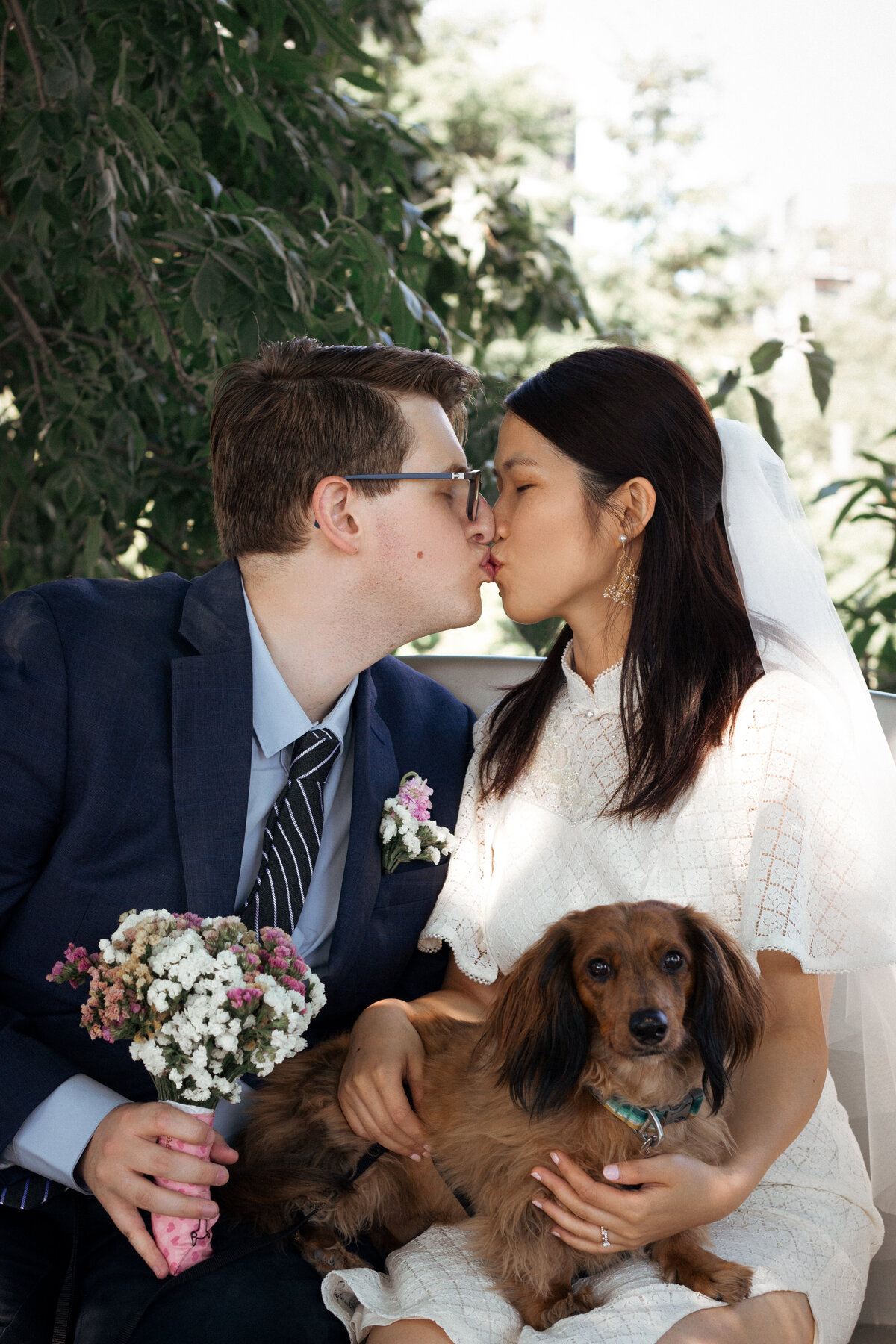 Seattle-courthouse-elopement-timeless-wedding-jennifer-moreno-photography-Washington