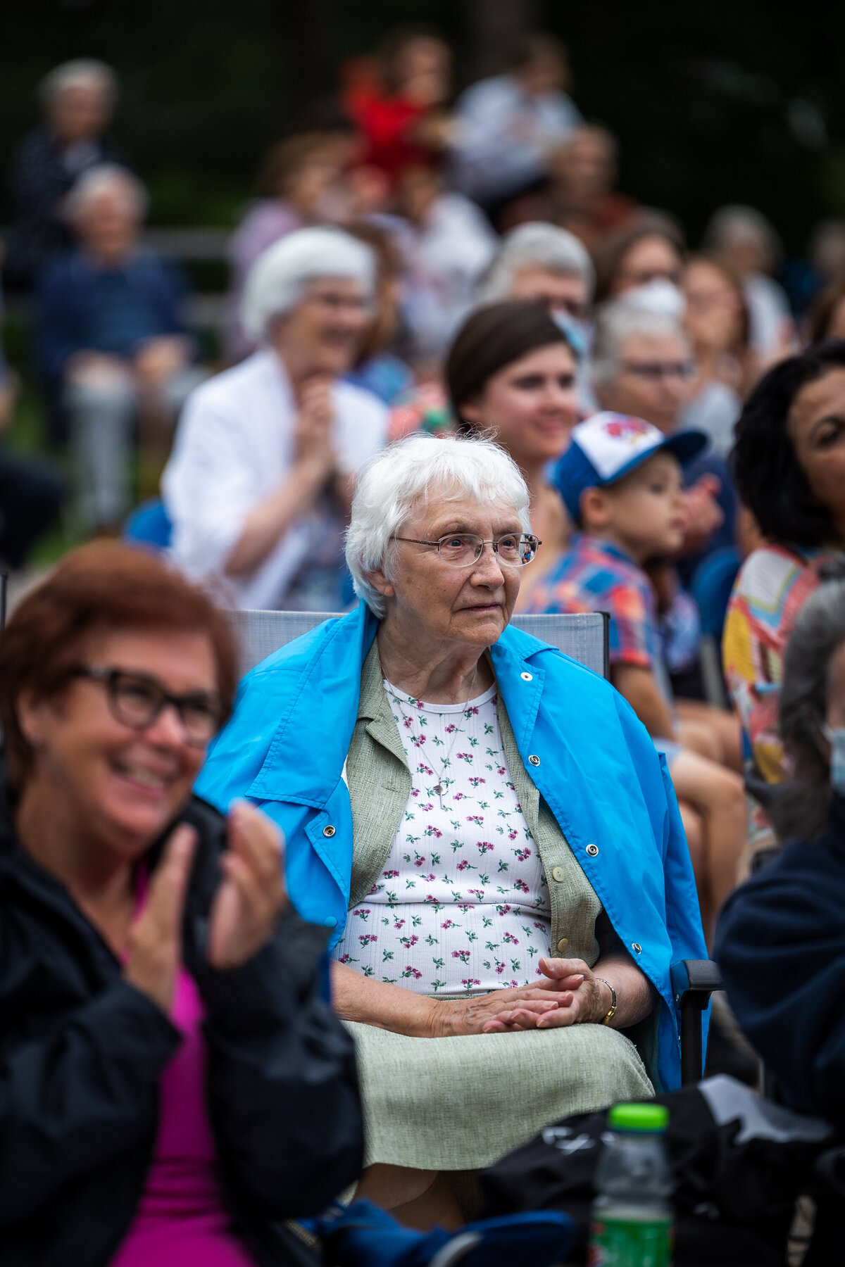 Spectateurs lors de spectacles de musique dans les parcs Ville St Laurent Montréal