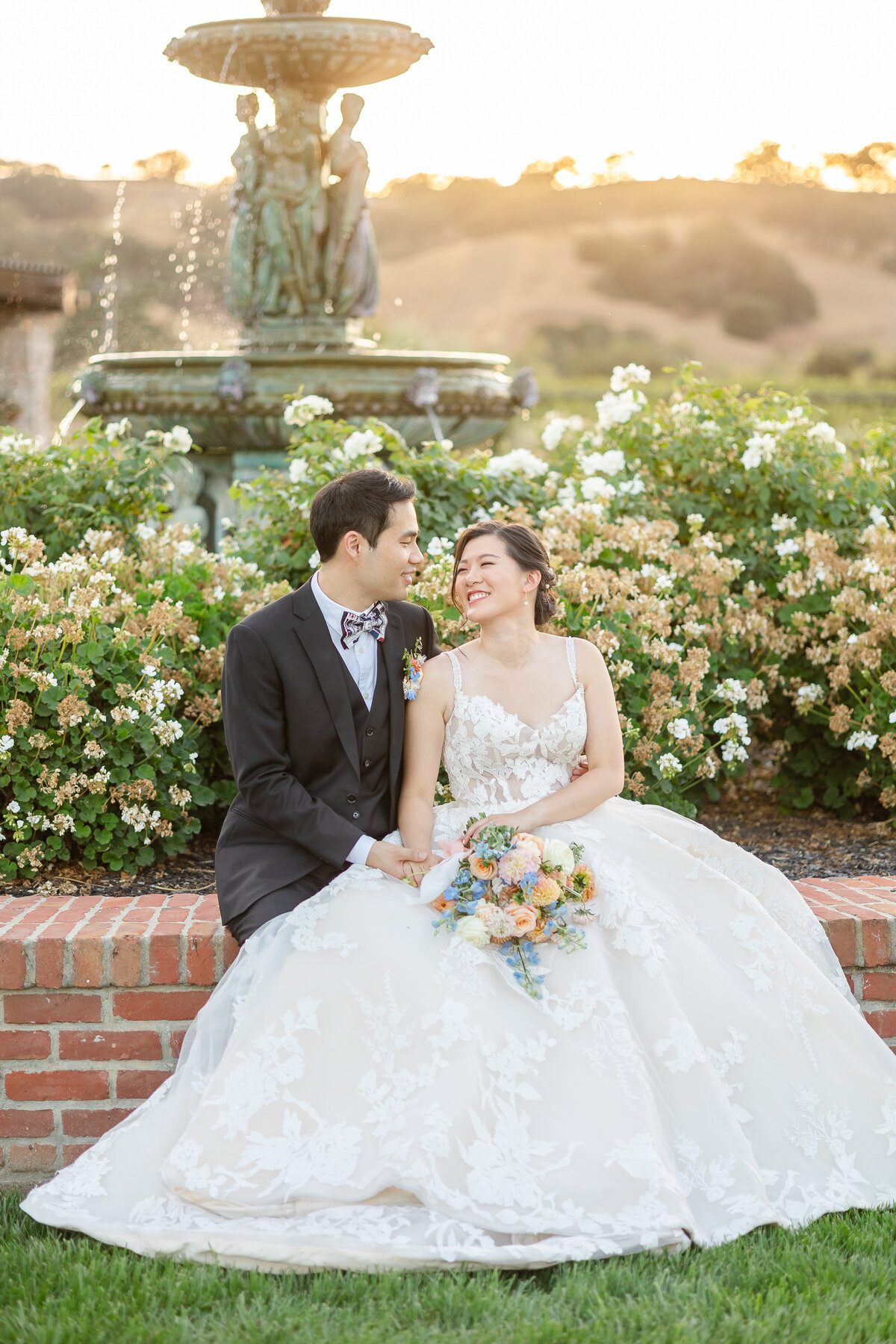 Beautiful couples moments at palm event center