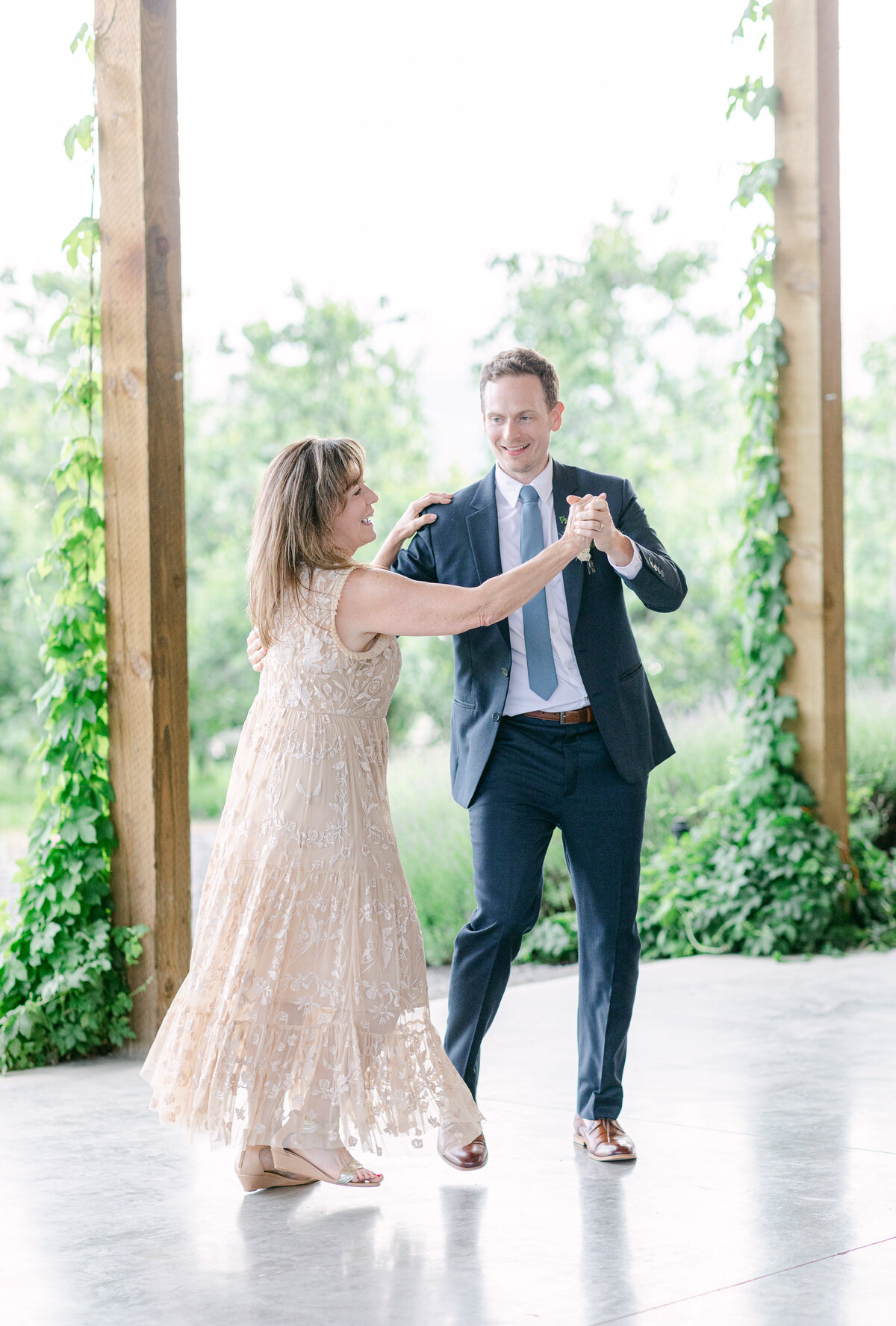 Portland OR Wedding Photographer Chantal Sokhorn Photography The Orchards Hoodriver OR-678