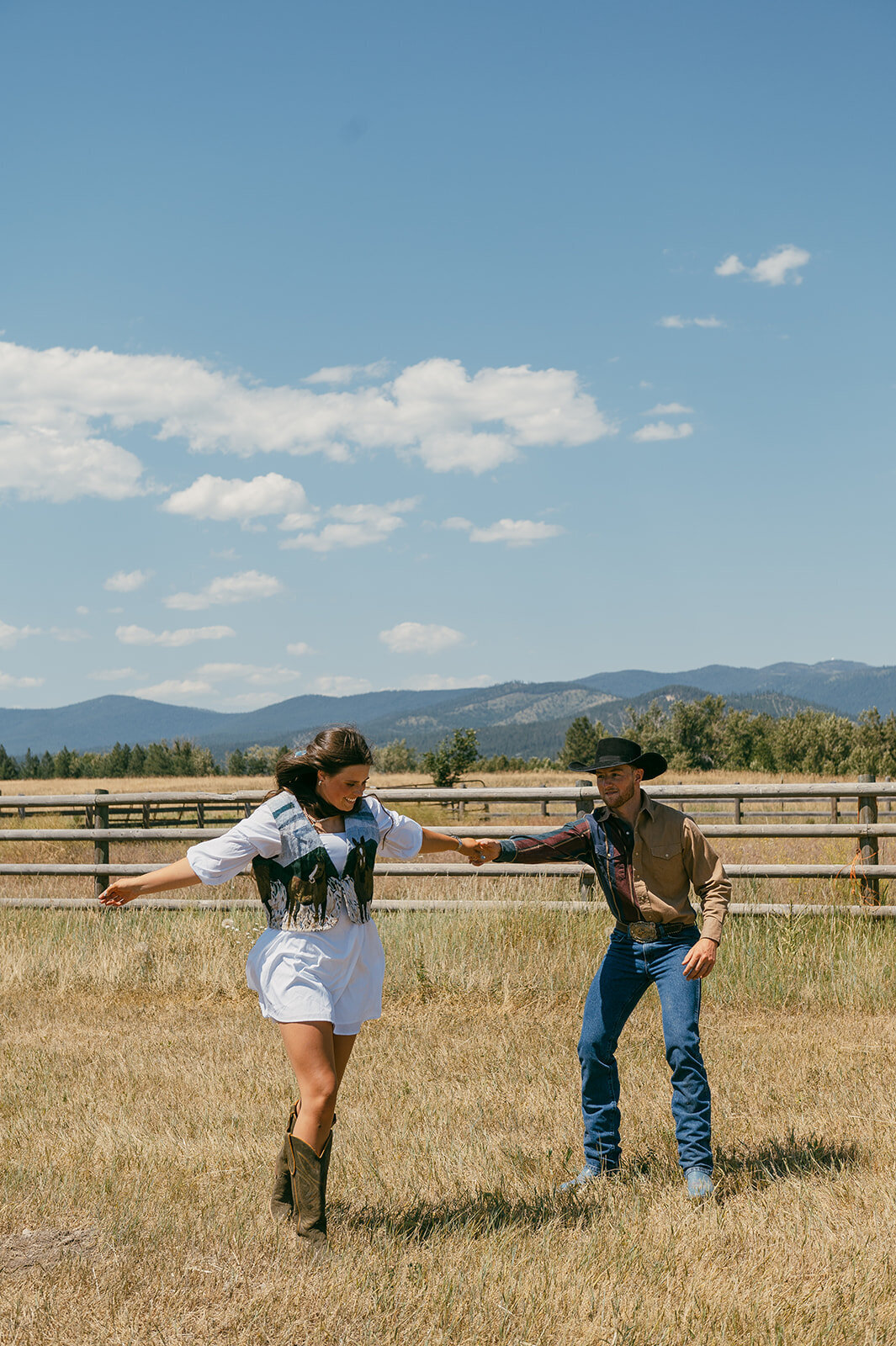 presley-gray-photo-haybale-forest-montana-elopement-7886