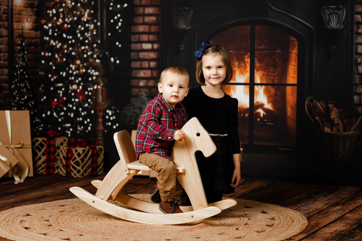 Best NWA holiday photographer, holiday portraits near me, Northwest Arkansas holiday photography, NW Arkansas holiday photos, NWA santa photos