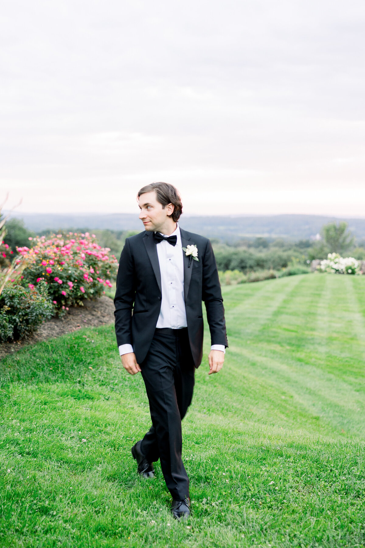 groom-black-tie-outdoor-wedding
