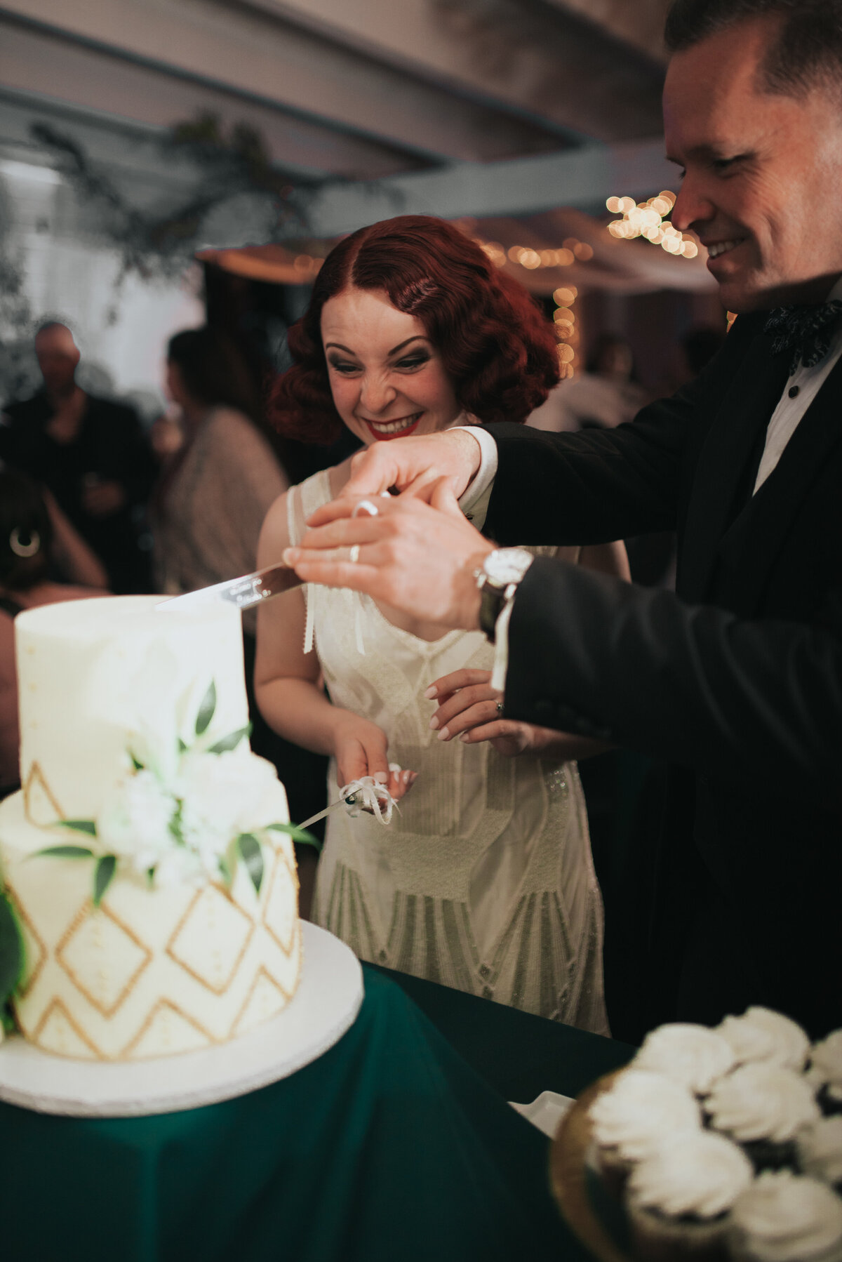 Reception-Arizona-Wedding-Photographer-Iowa_wedding_photographer-Bakyard-wedding-vintage-bride-Alaynna-Ann_Schwartz-Playlife-37