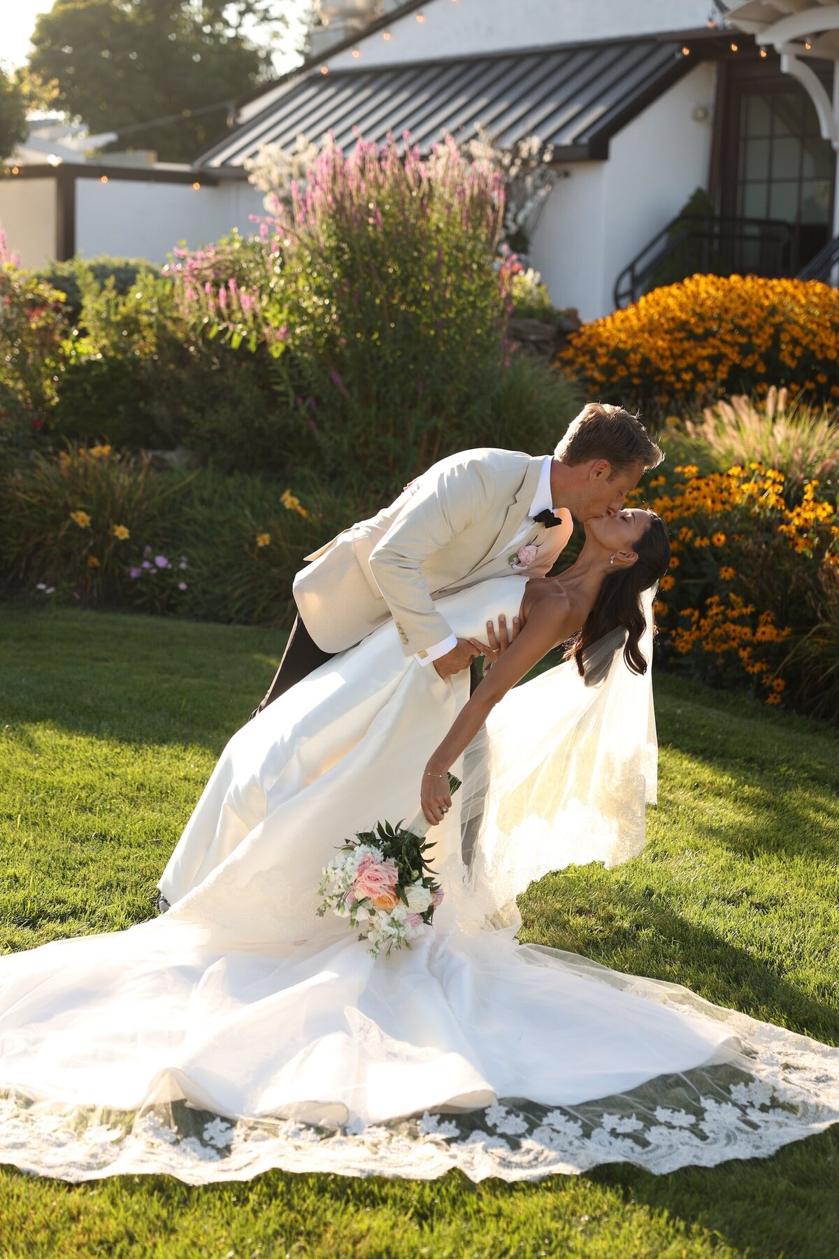 lace-veil-from-simply-white-bridal-ny