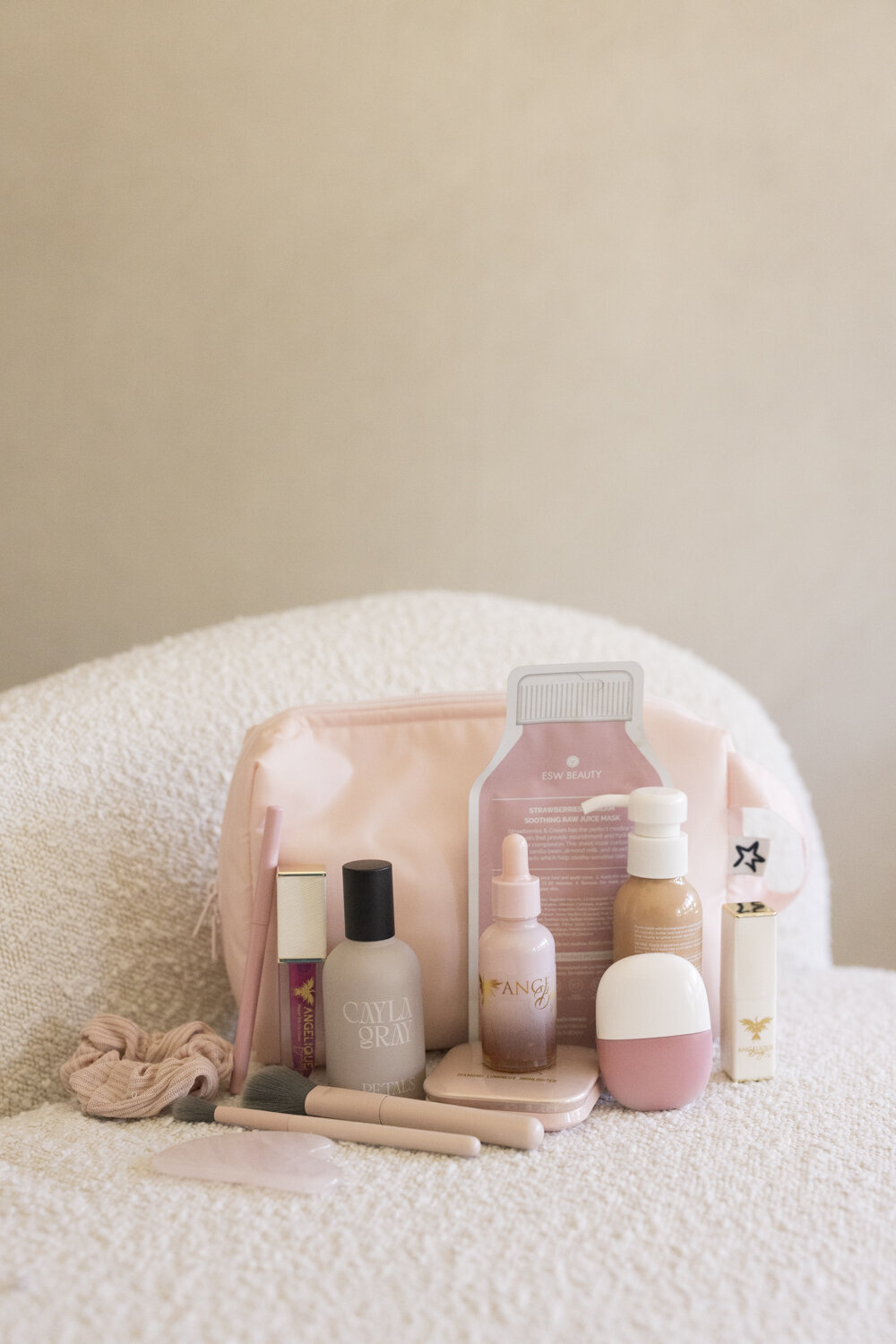 128TinyTwinkleMakeupBagsFullyAlivePhotography2025WEB