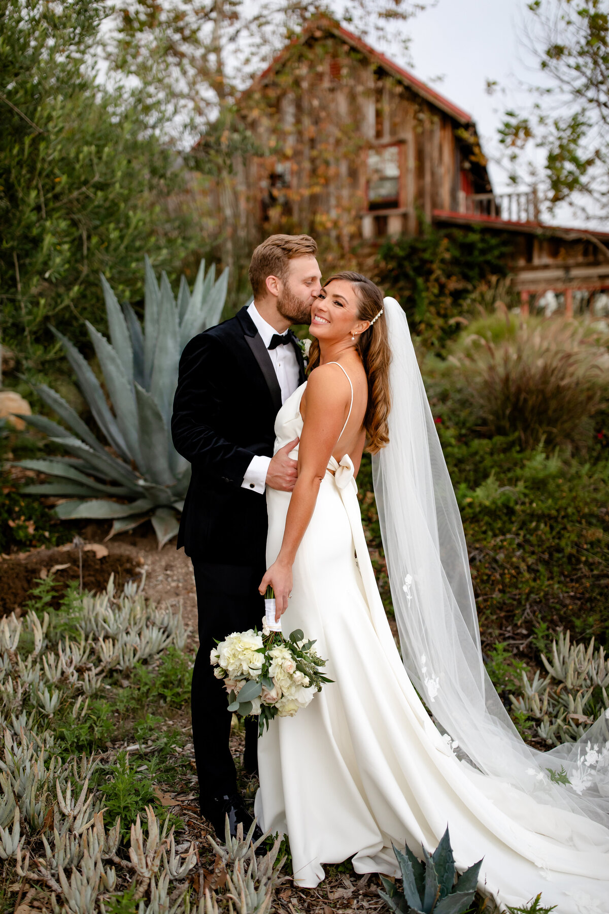 10222023_MaryBeth+BryceWedding_VenturaCA_AnjaJensenPhotography-348