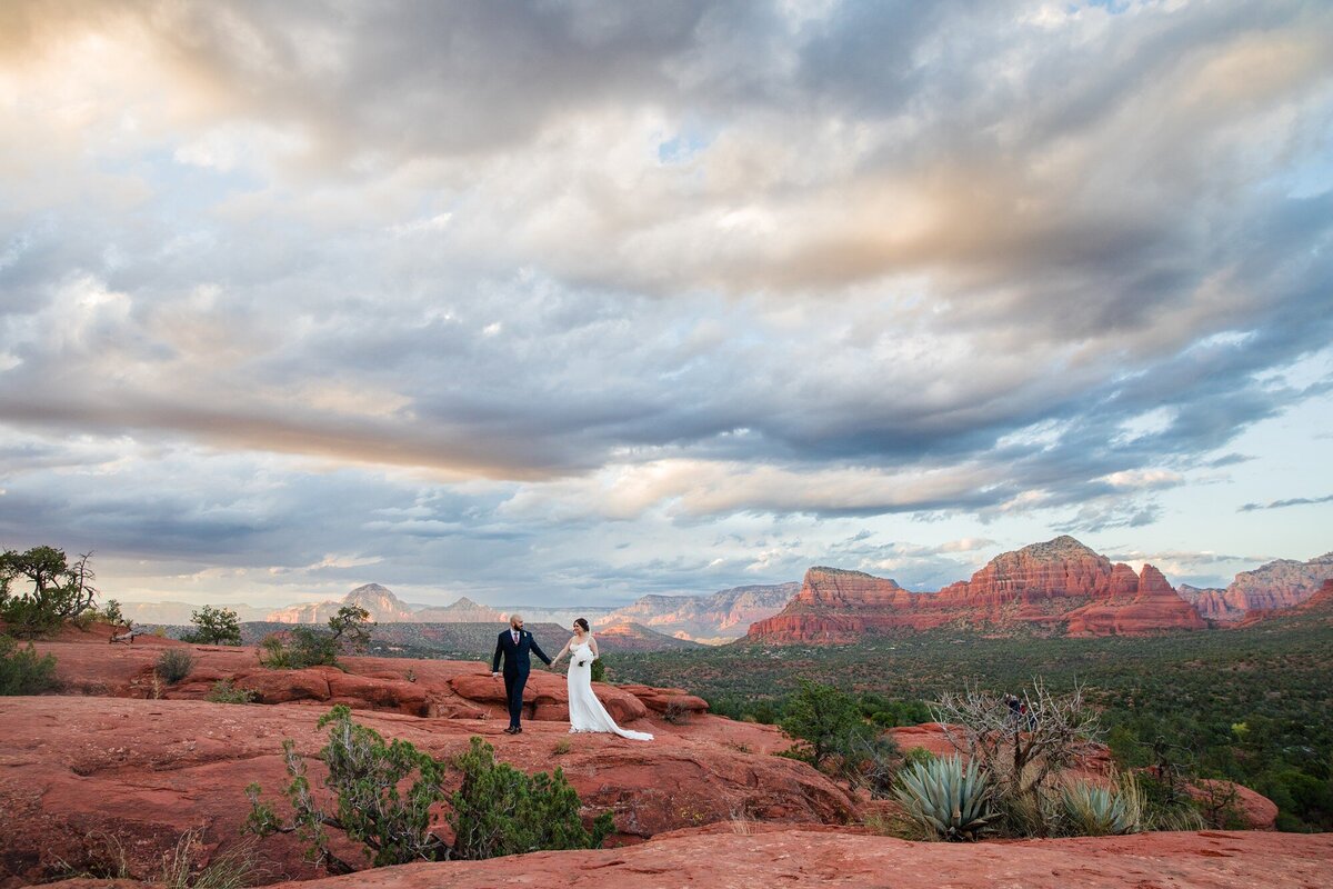 Yavapai_Vista_Point_Sedona_Arizona_Danielle_Holman_Wedding_Photography_0009