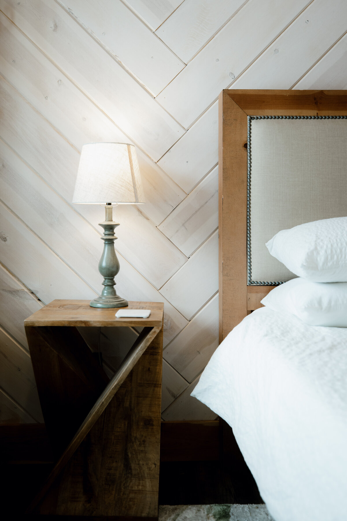 Bear-Ridge-Destination-barndo-suites-rosie-photo-video-43