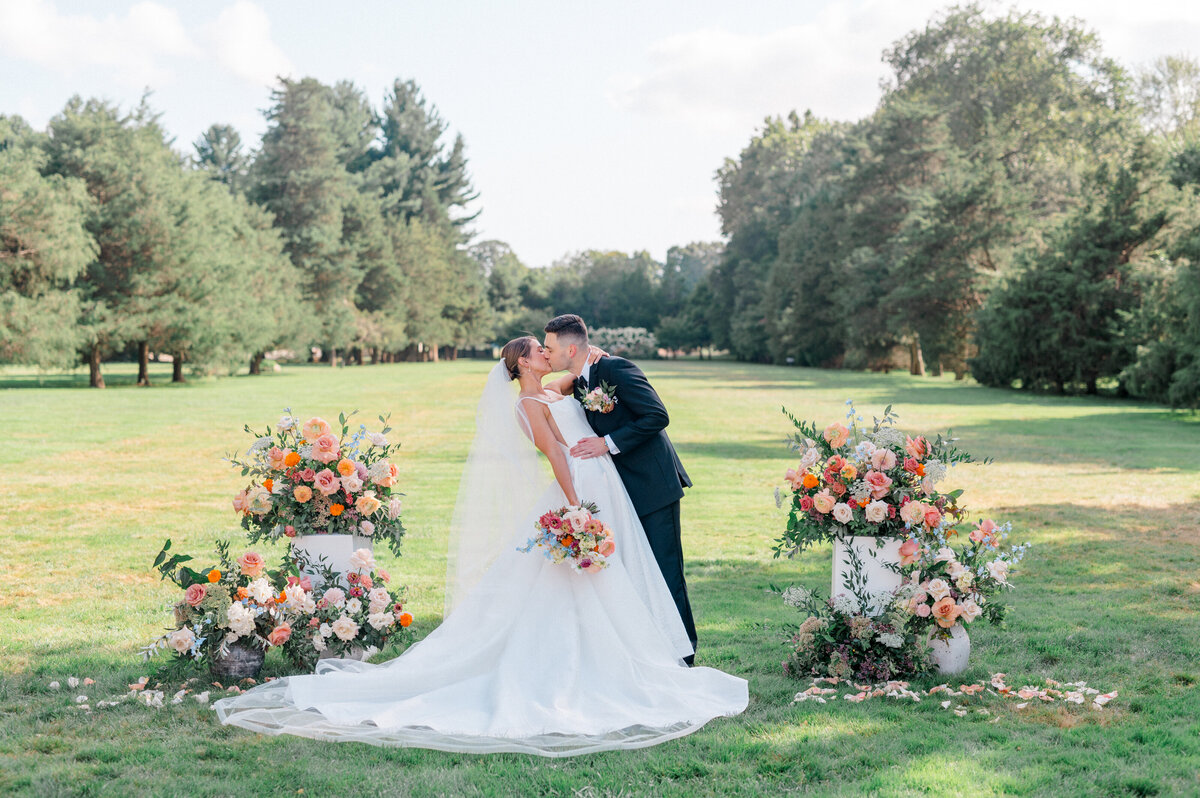 wdsworth-connecticut-wedding-bright-ceremony-flowers