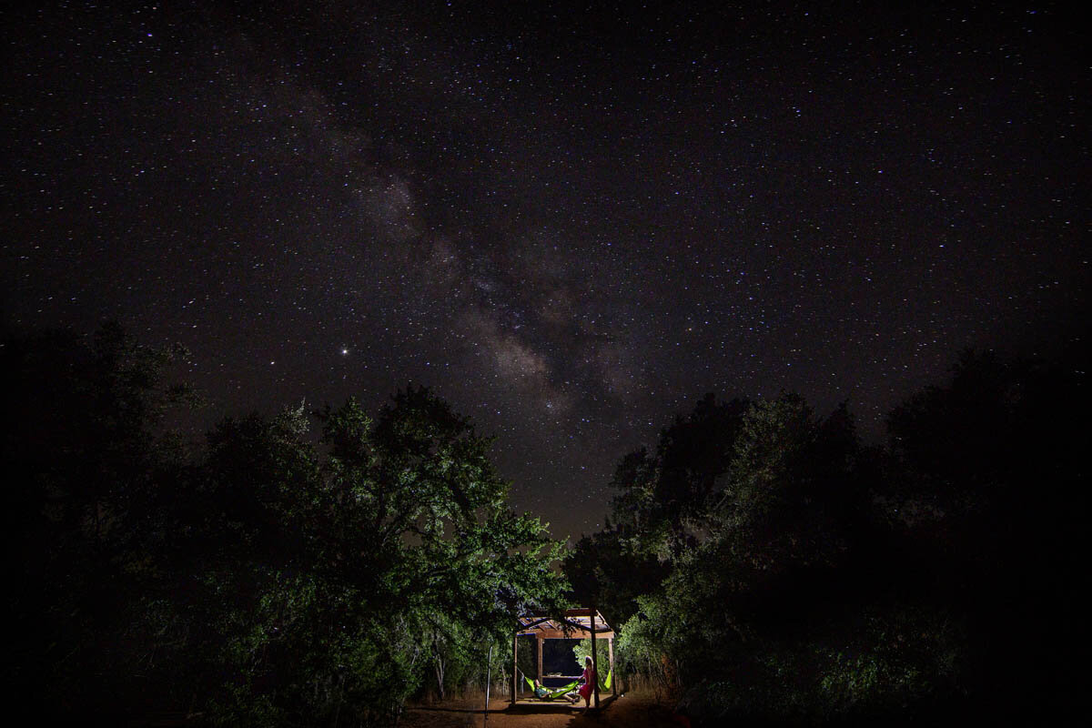 enchanted-rock-portrait-with-milky-way