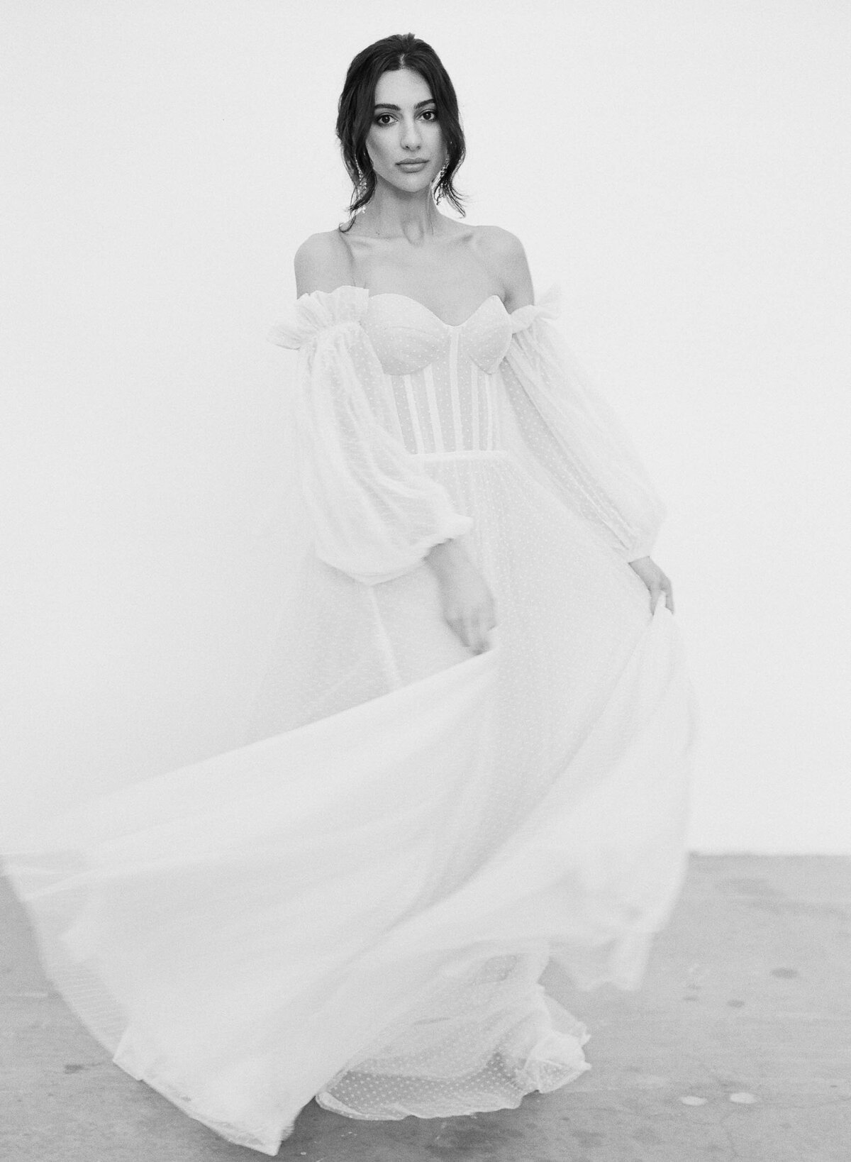 bride black and white fashion portrait