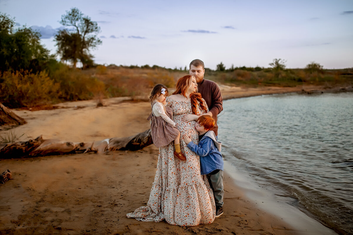 Maternity session off the lake | Burleson, Texas Family and Newborn Photographer