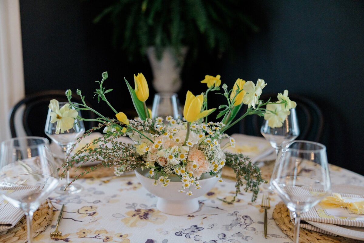 spring-wedding-centerpiece