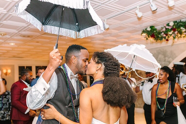 the-riverview-room-new-orleans-destination-wedding-photographer_0031