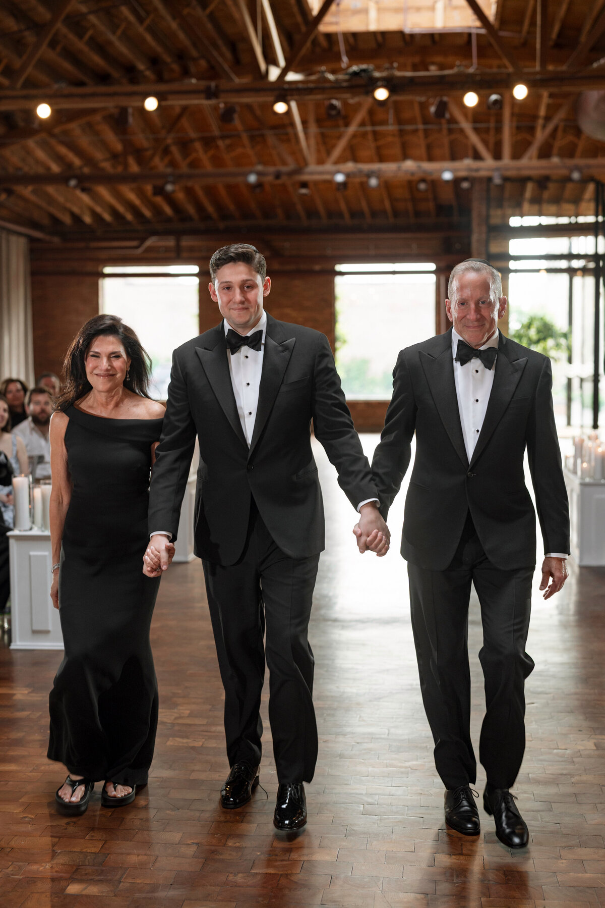 Aspen-Avenue-Berlez-Chicago-Wedding-Photographer-Great-Events-Epic-Events-Rockwell-on-the-River-Entertaining-Company-Jewish-Wedding-Editorial-73