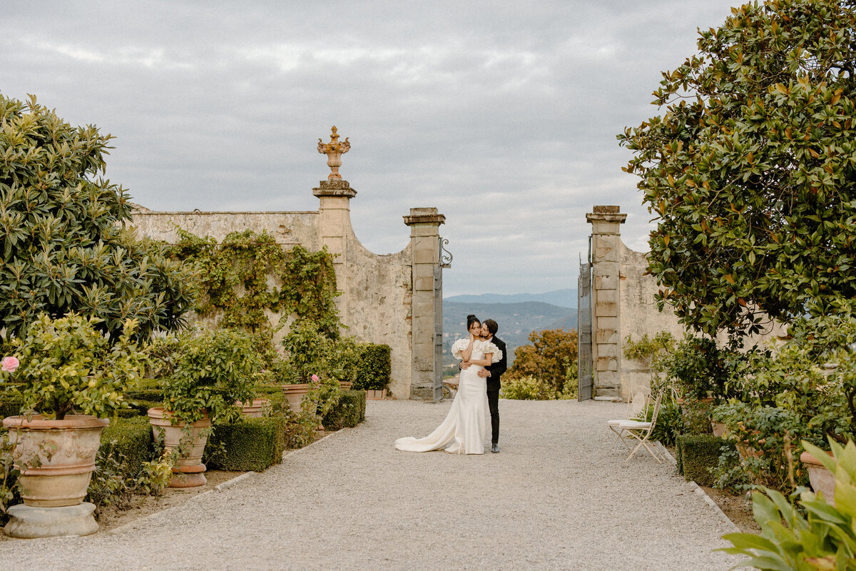 Katelyn Bradley Photography | Villa Corsini Wedding Couple Romantics Garden
