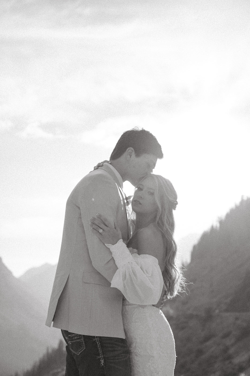 presley-gray-photo-glacier-national-park-elopement-7440