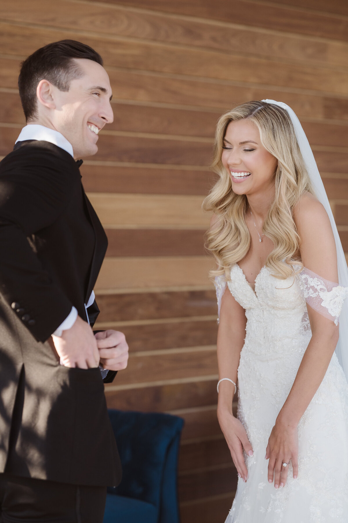 the-best-jersey-city-wedding-photographer-photos-at-hudson-house-by-suess-moments