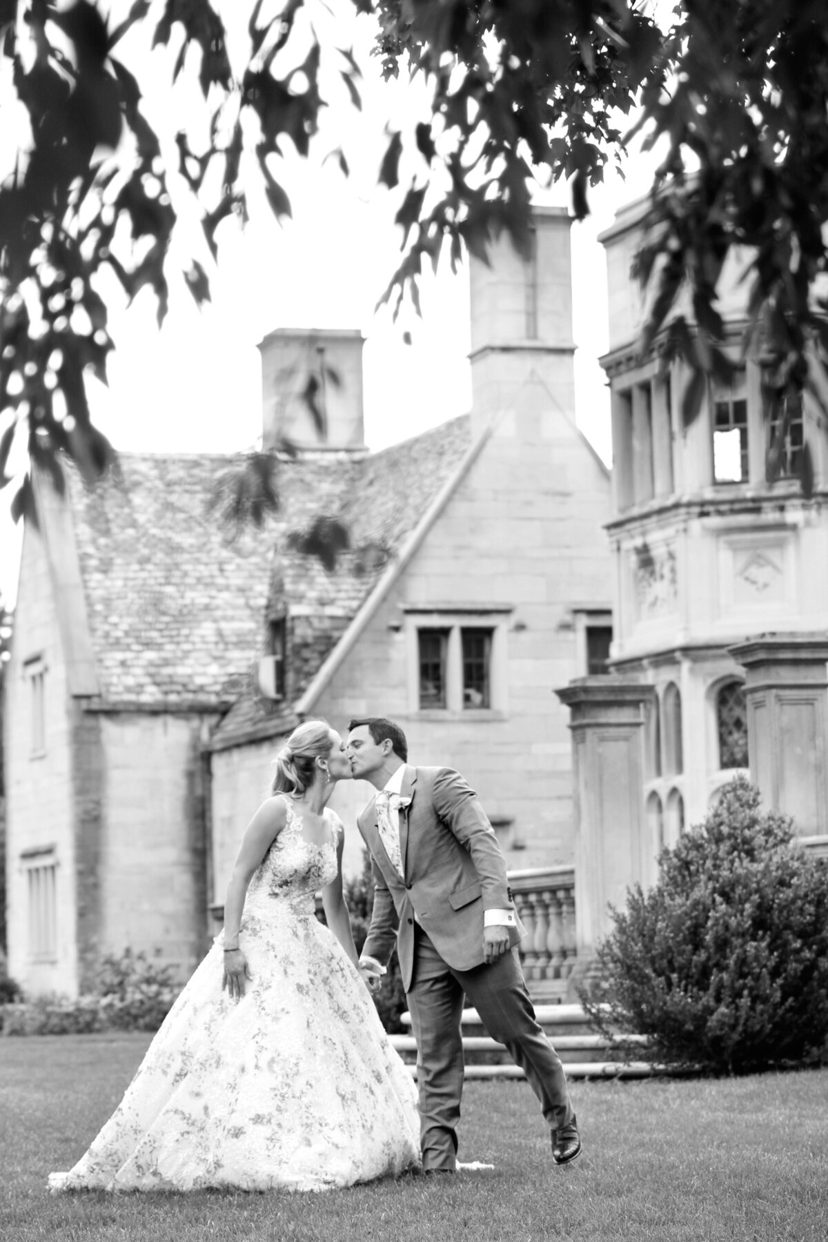 09-araujo-photography-hartwood-acres-tent-wedding