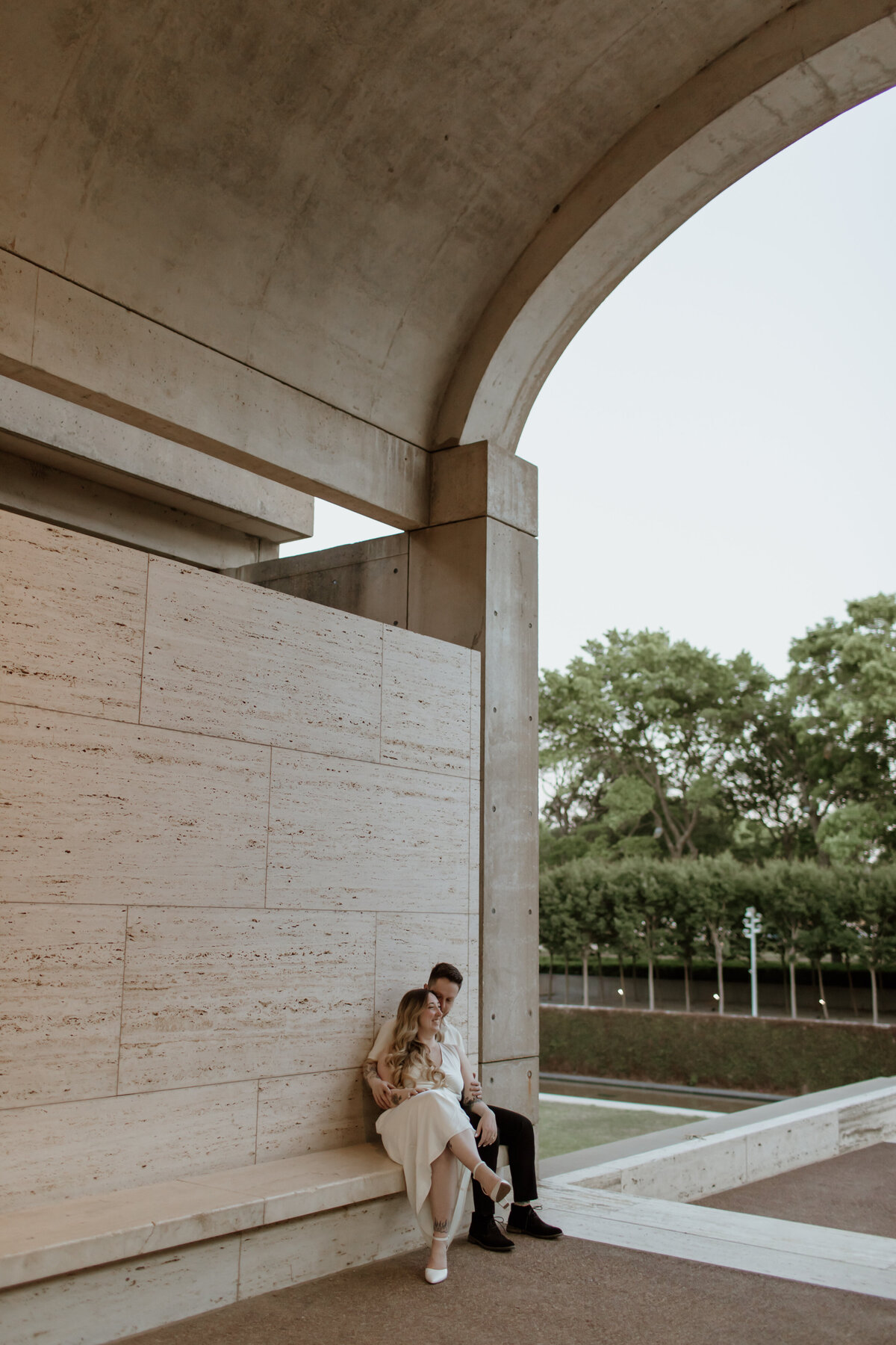 A classy engagement session at Kimbell Art Museum captured by Fort Worth Wedding Photographer, Megan Christine Studio