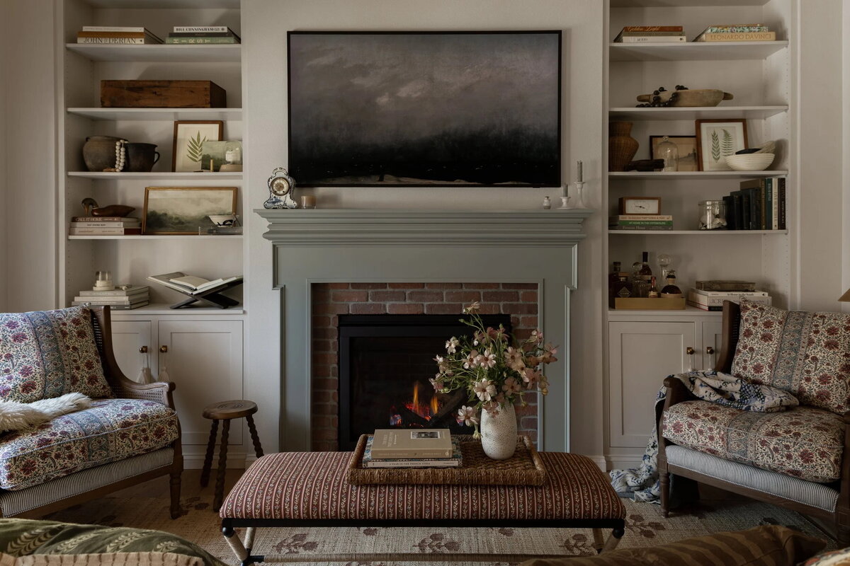 Yond Interiors living room image layered behind information about our most recent masterclass with Julia.