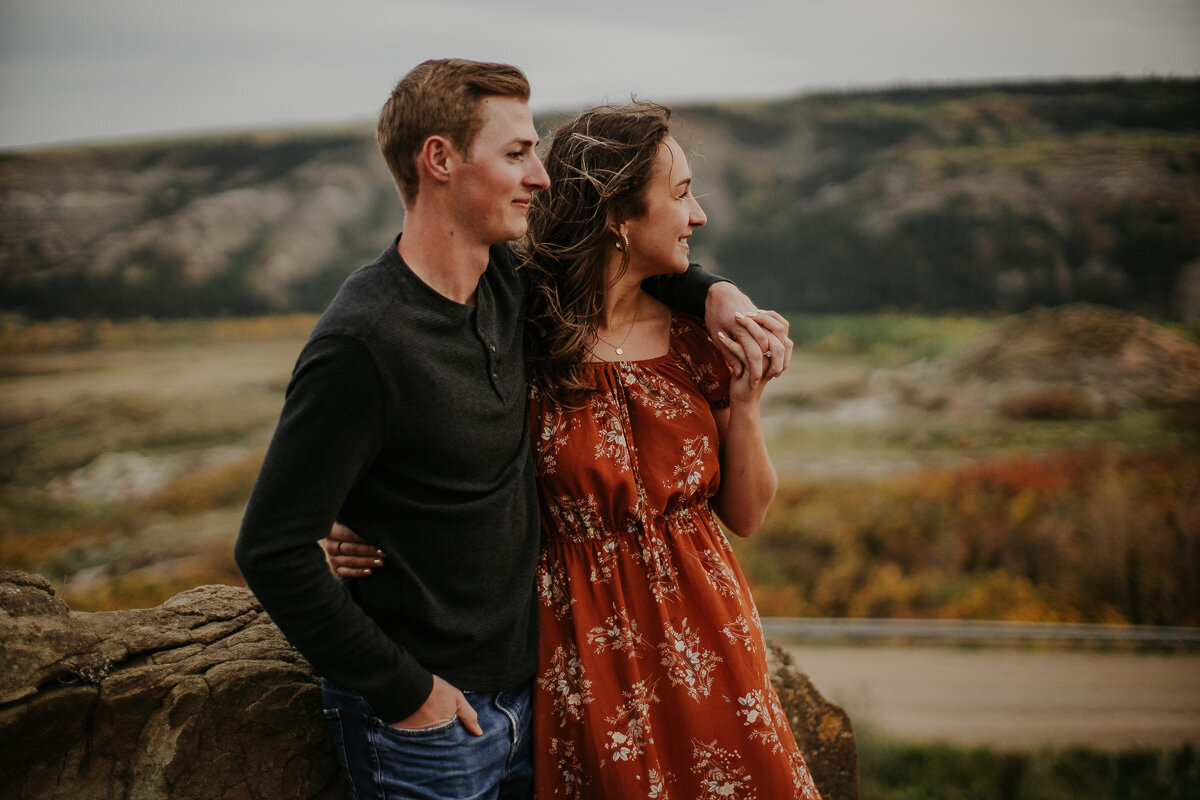 lumy+co_badlands-local-buffalo-jump-engagement-photographer-29