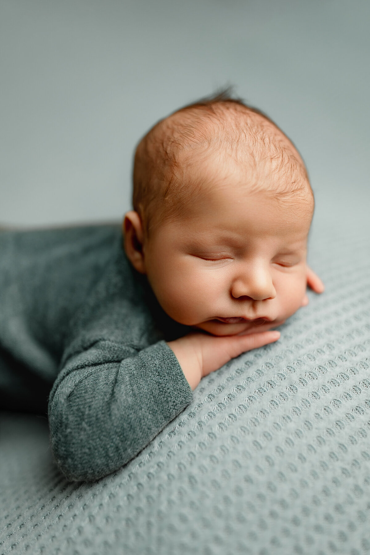 newborn photoshoot Cave Springs, NWA newborn photographer, newborn portraits Bentonville 