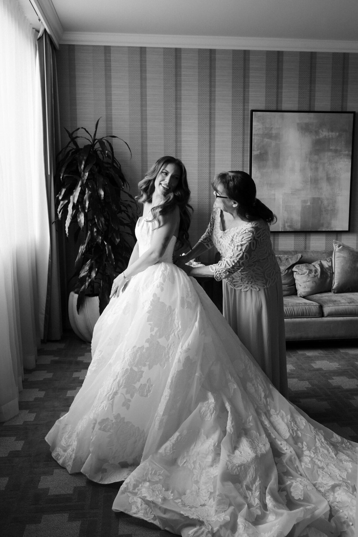 35riskyexposure_samantha-rydge_las-vegas-elopement-photography