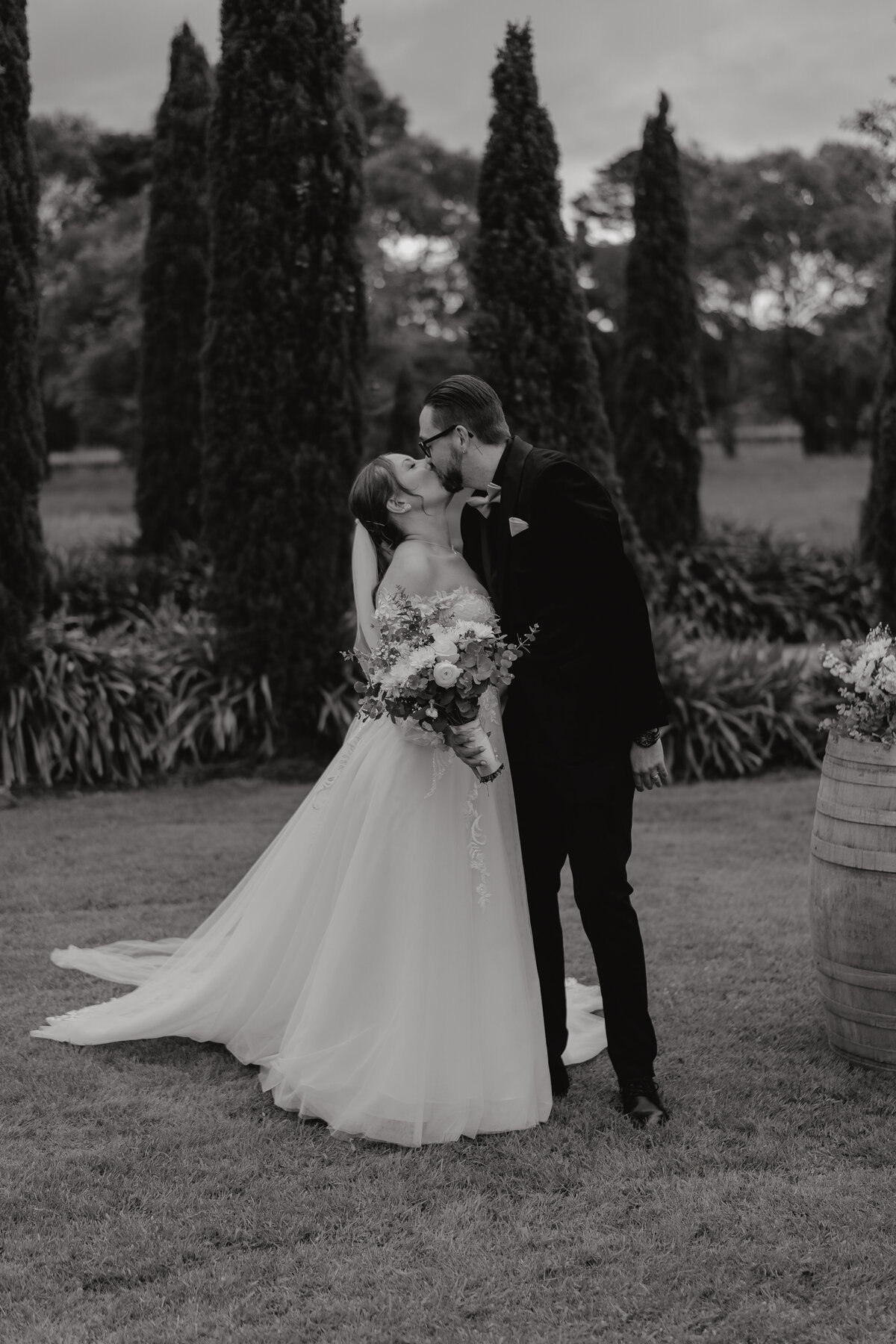 The bridal party by Balnarring Wedding photographer Jake Grinde