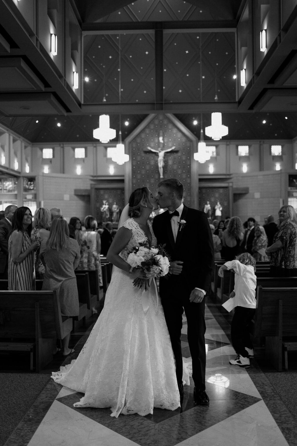 Nichole-Babiez-Photography-Dunham-woods-Geneva-Illinois-Wedding-luxury-editorial-timeless-modern-candid-bride-inspiration-chicago-photographer--38