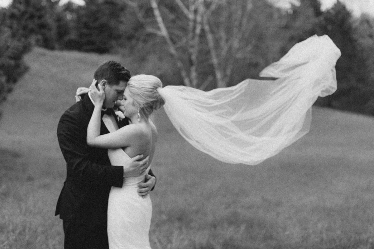 005_Top-Green-Bay-Wi-Wedding-Photographer.25