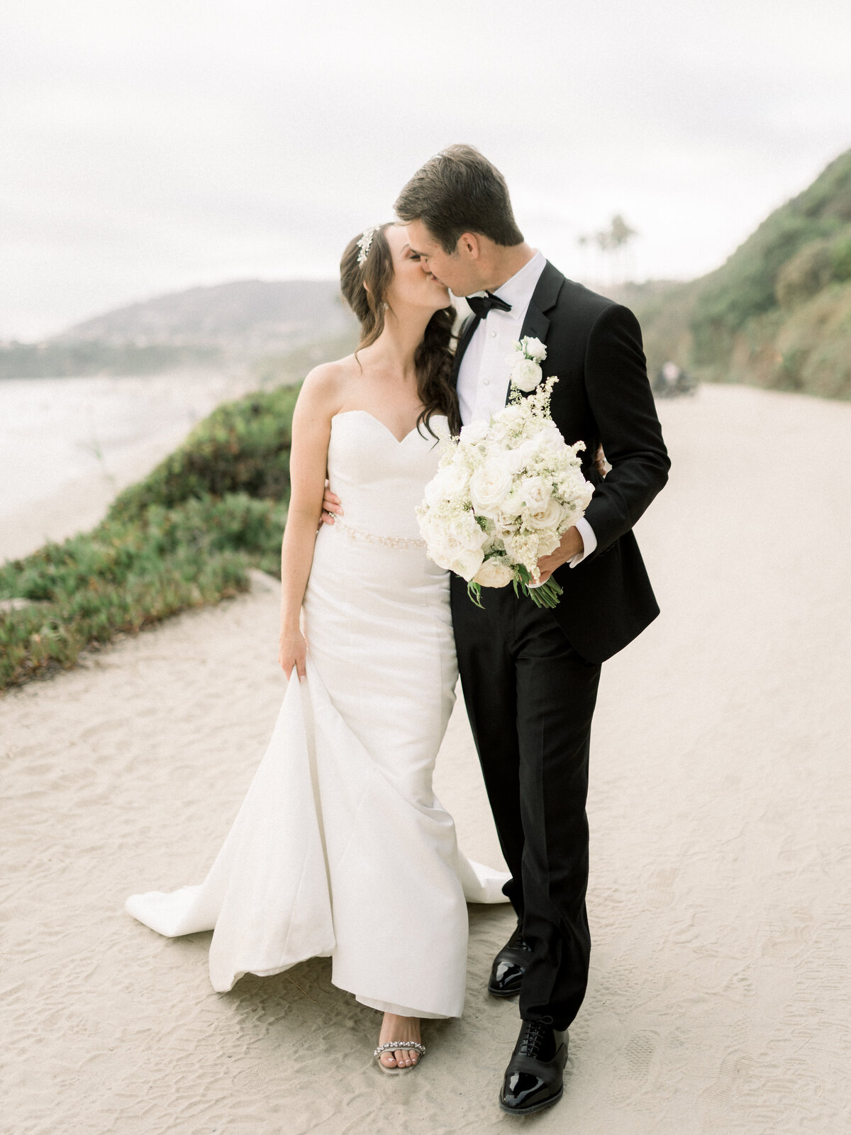 Previews Sarah and Nick Ritz Carlton Laguna Niguel Wedding _ Hello Blue Photo-31