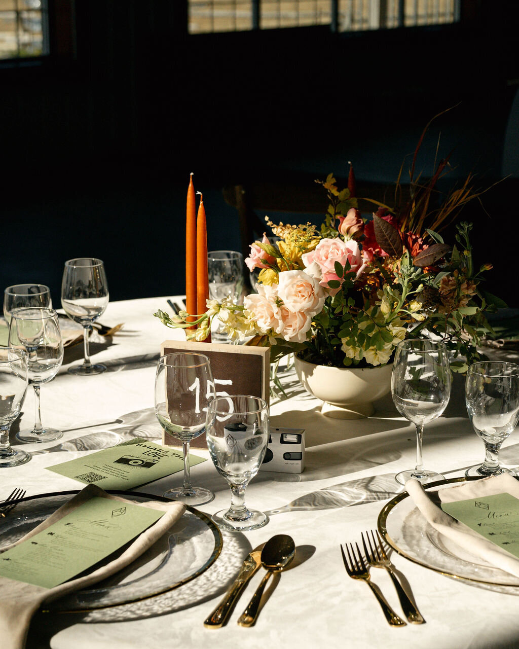 Fall-wedding-reception-table-diamond-cross