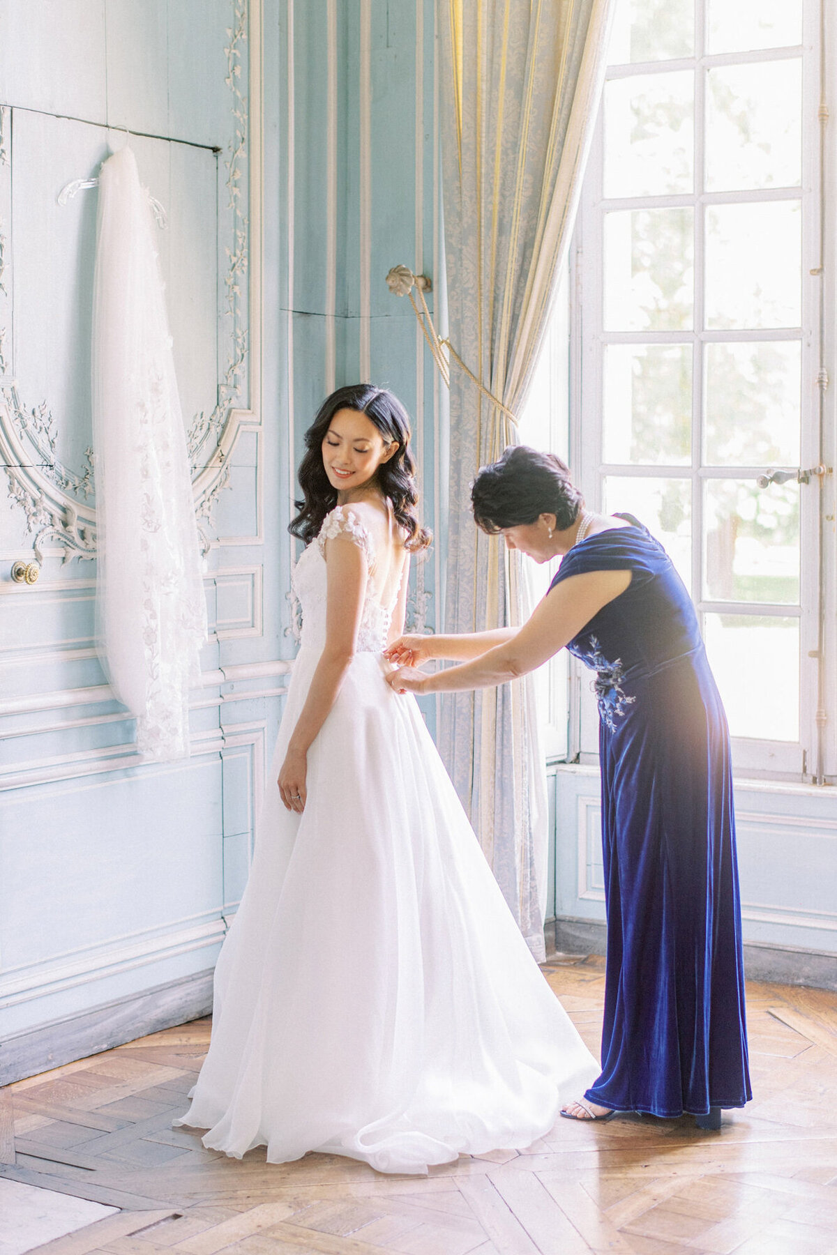 Maïlys Fortune Photography Husband Wife Wedding Weddings Photography France Switzerland Italy Timeless Dreamy Imagery Bilingual French English Destination Weddings Destination Wedding Provence French Riviera Paris Lake Como Tuscany40