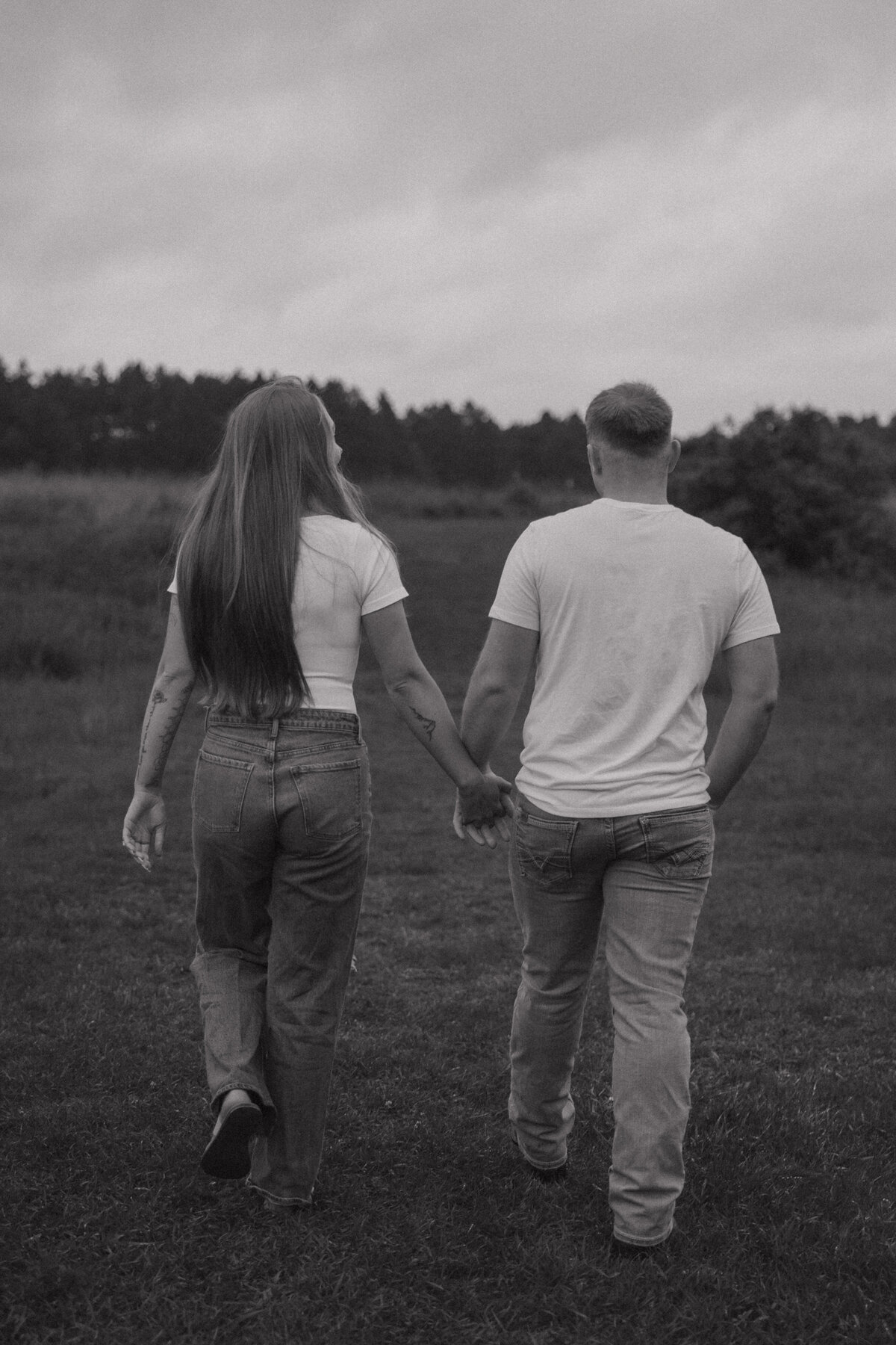 Alicia and Zach's Scandia, Minneosta Engagement Photography-10