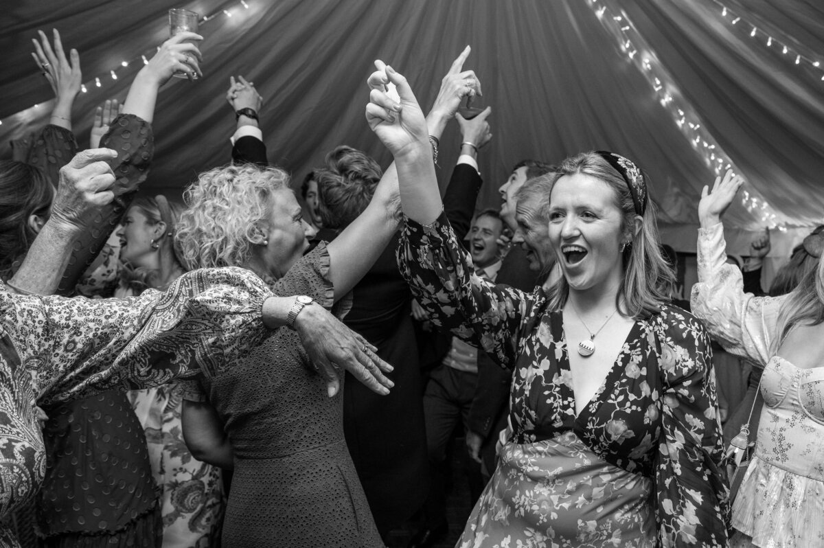 Late-night-wedding-photos-2023