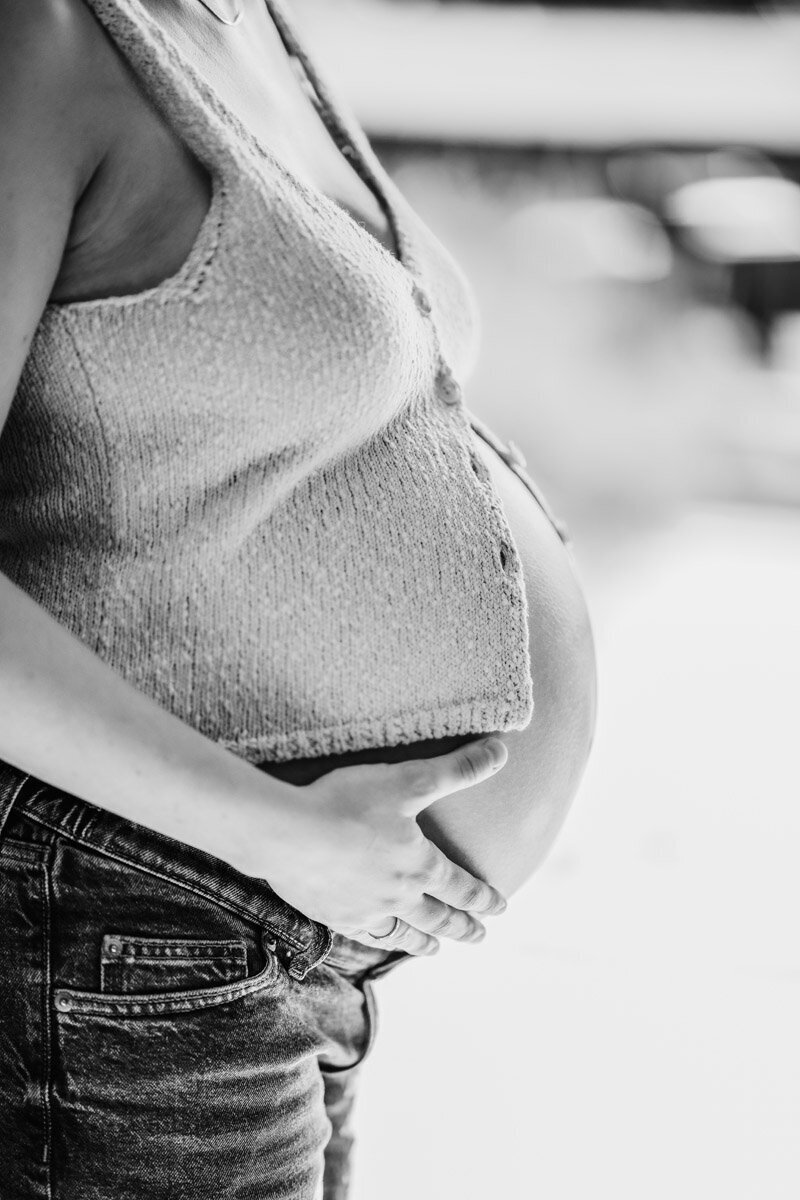 in-home-lifestyle-maternity-portland-oregon-natalie-broders-10