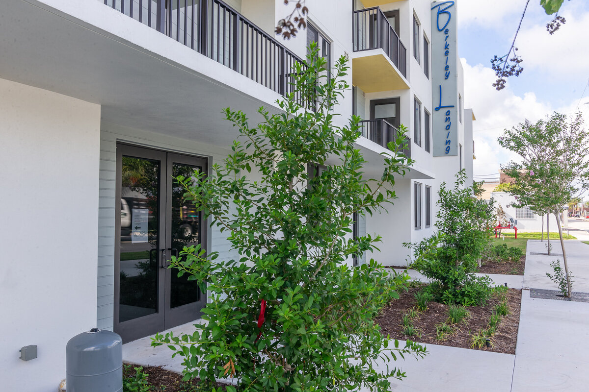 062524BERKELYPALMBEACH-50