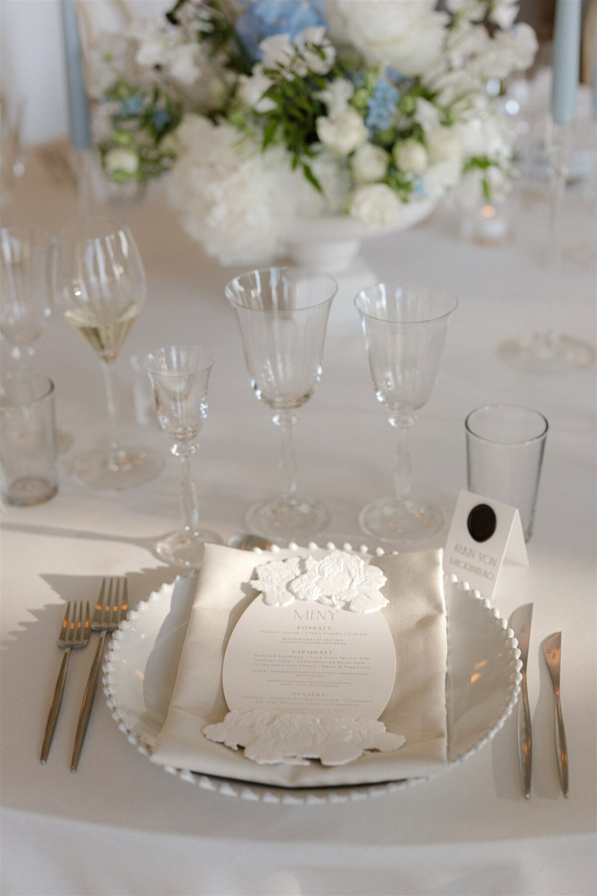 Liv and Adam - wedding day - 1048