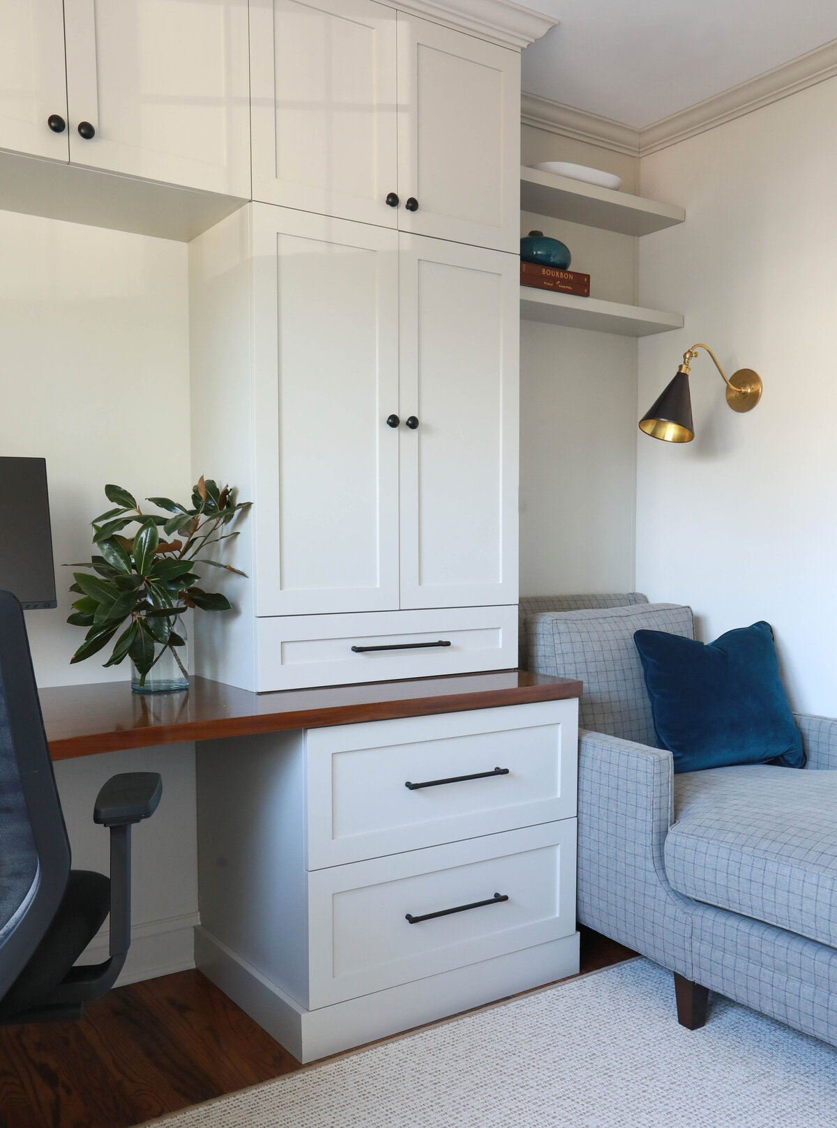 OFFICE-WITH-CHAISE-TAILORED-ELEGANCE-FAIR-HAVEN-NJ