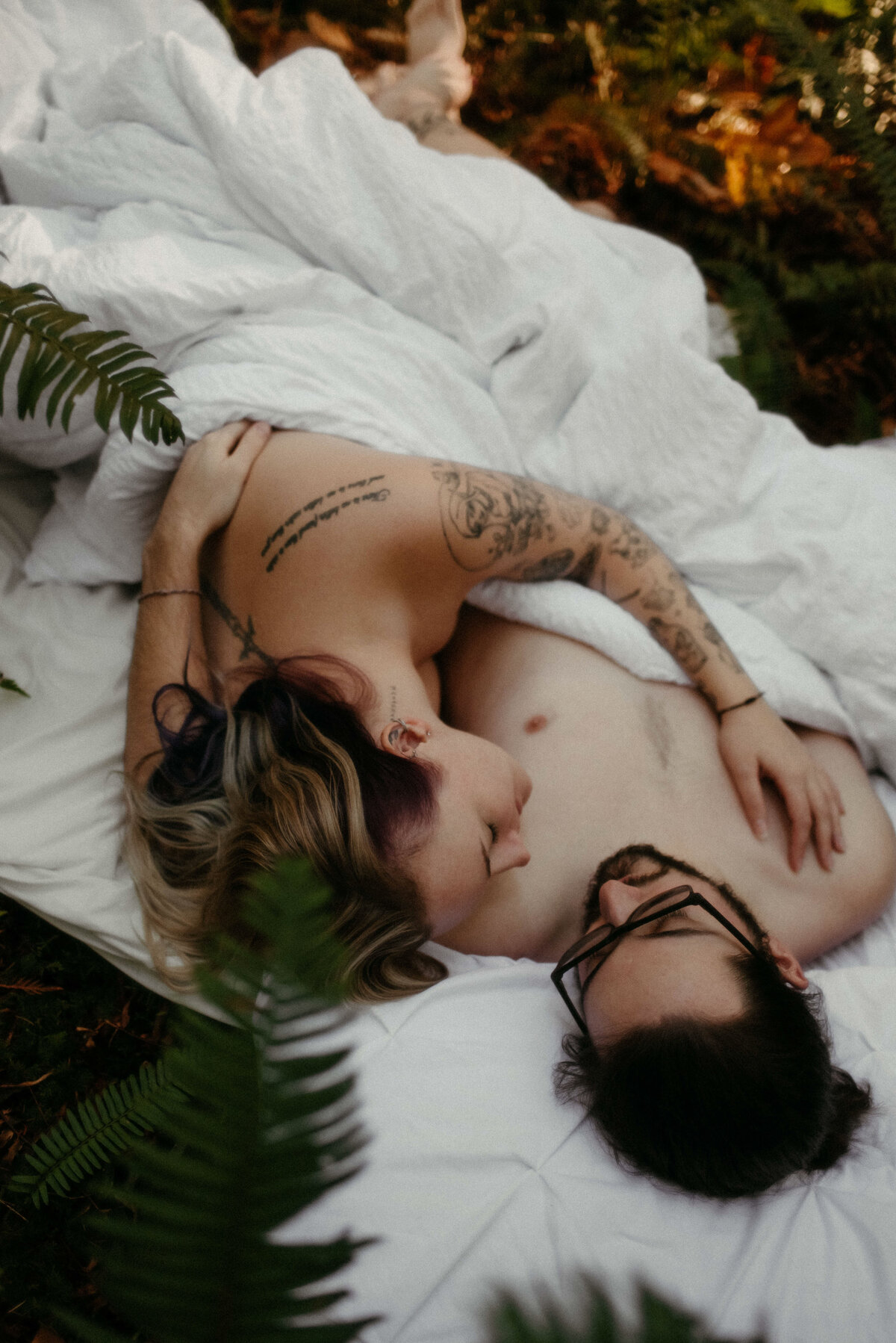 golden-ears-forest-steamy-boudoir-couple-photographer-17-lowres