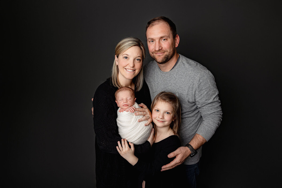 arielle_elizabeth_photography_newborn photographer, family photographer, baby photographer, milestones photographer, studio, near traverse city, near charlevoix, near petoskey, near gaylord, near harbor springs, michigan photographer_01087