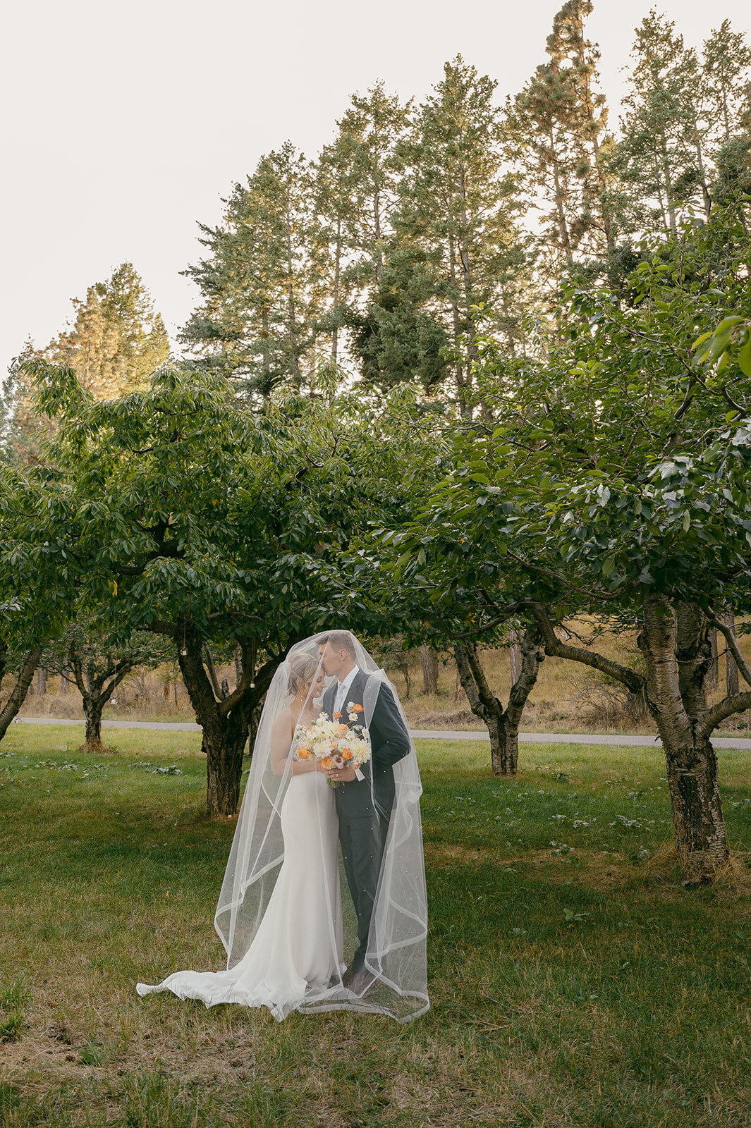 presley-gray-photo-whitefish-montana-luxury-wedding-4058