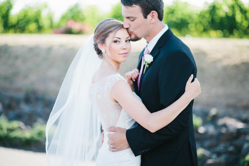 zenith-vineyard-bride-and-groom-photos-2